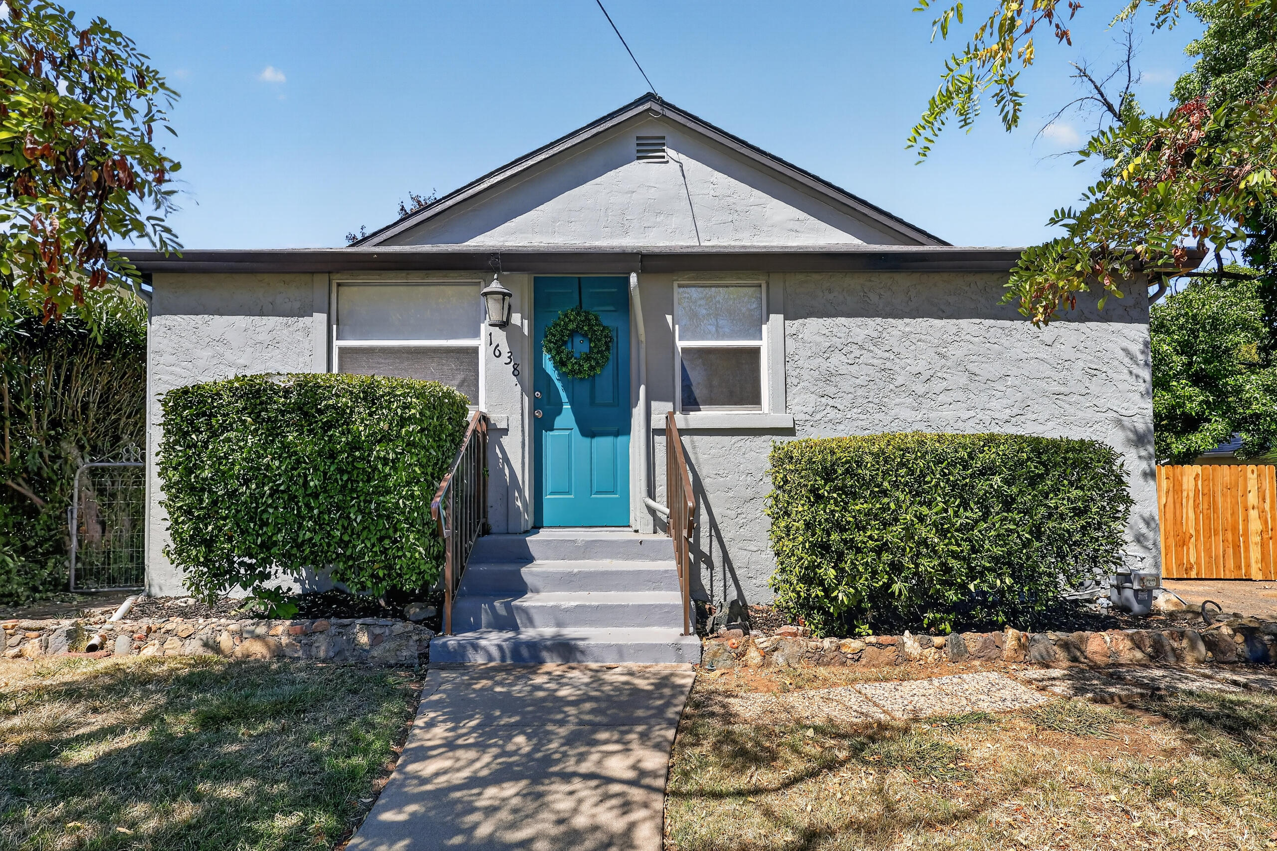 1638 Walnut Avenue