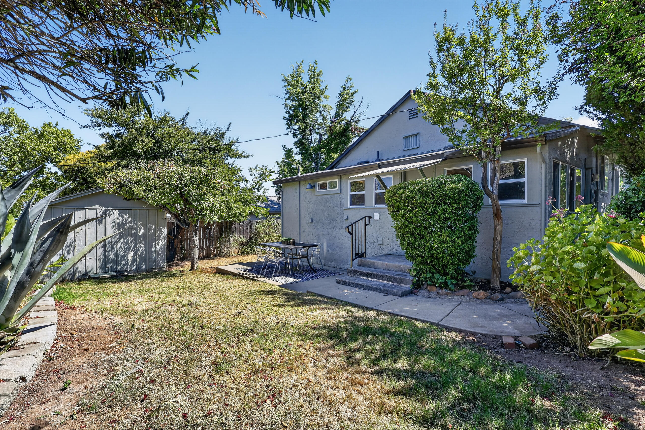 1638 Walnut Avenue
