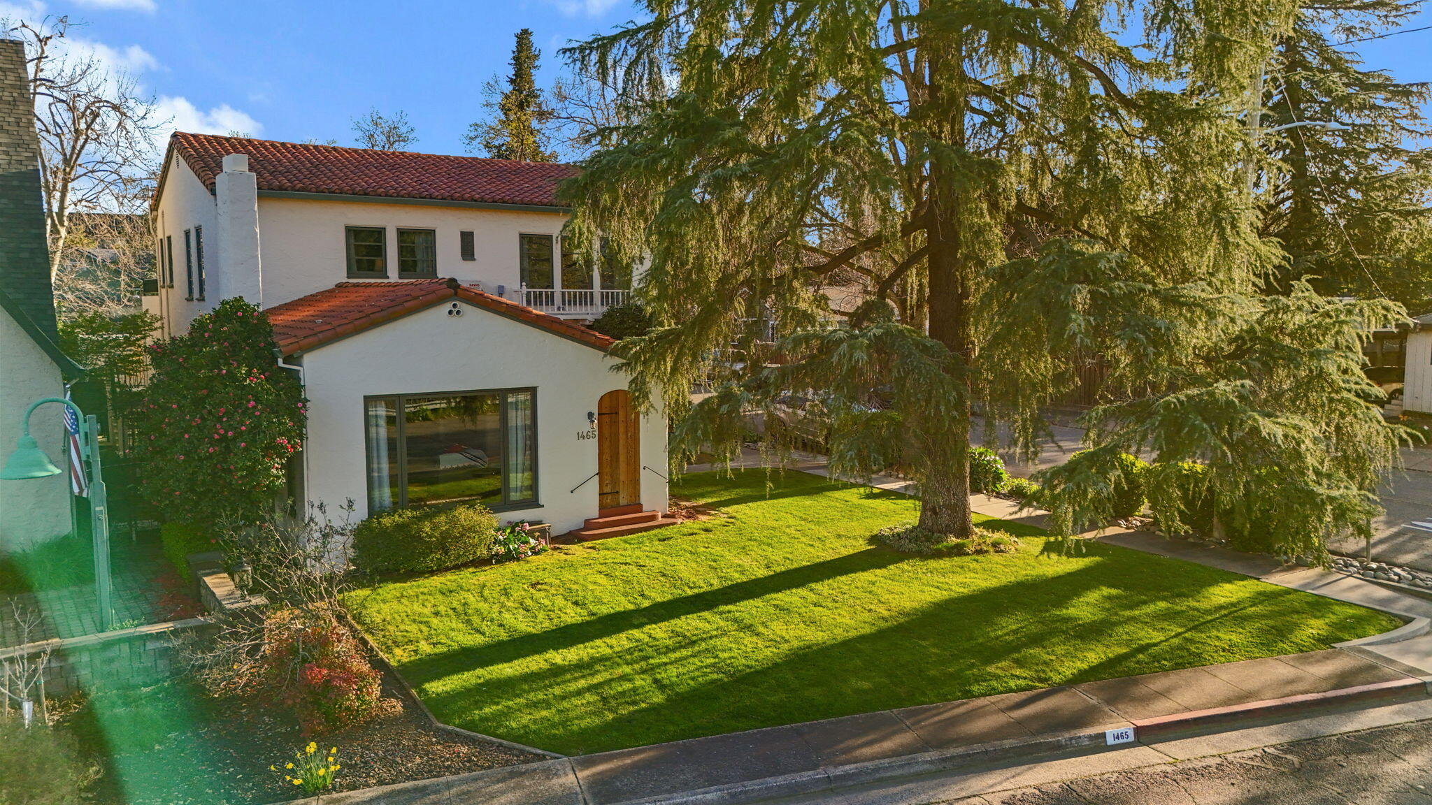 1465 Riverside Drive