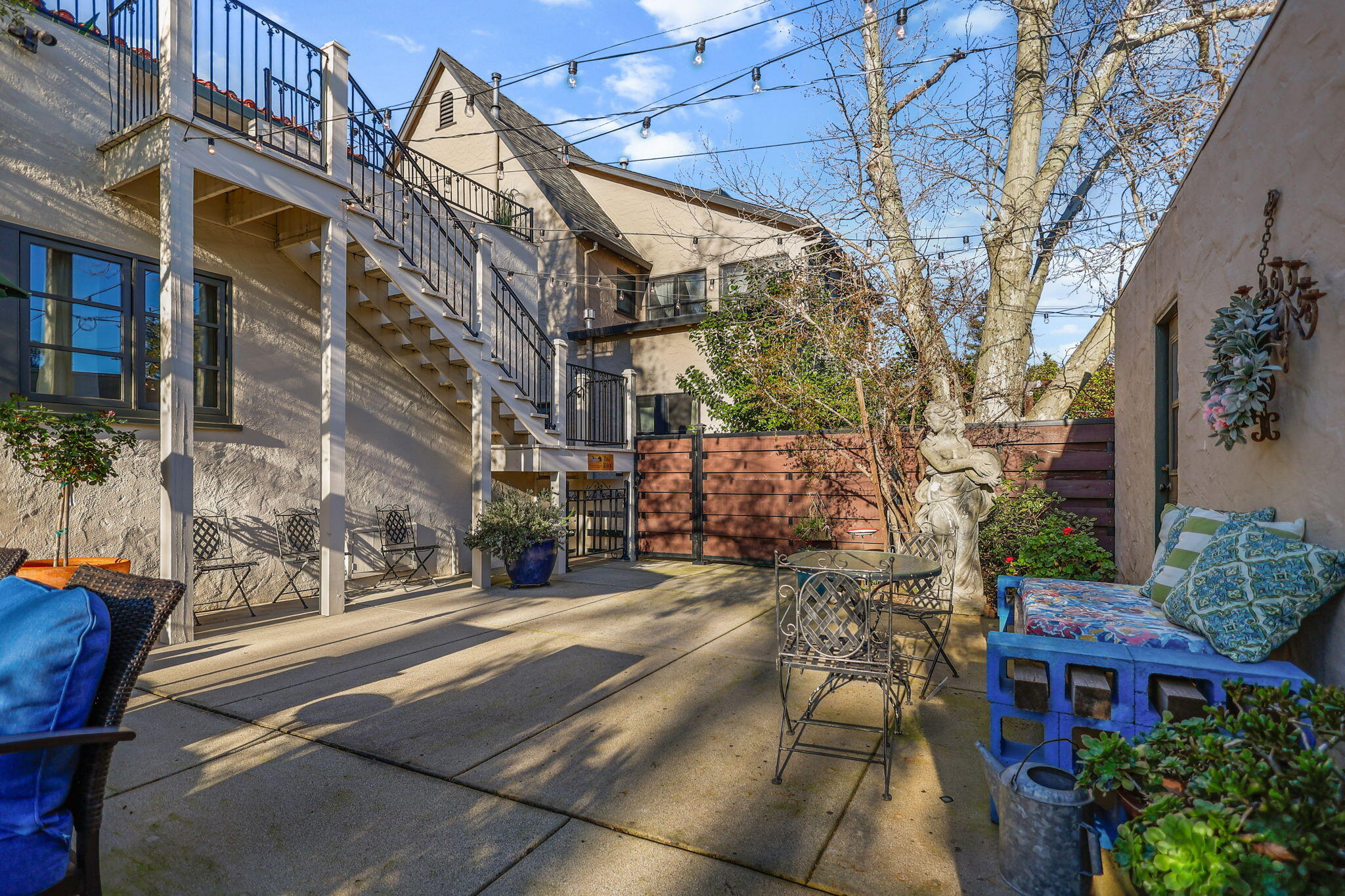 1465 Riverside Drive