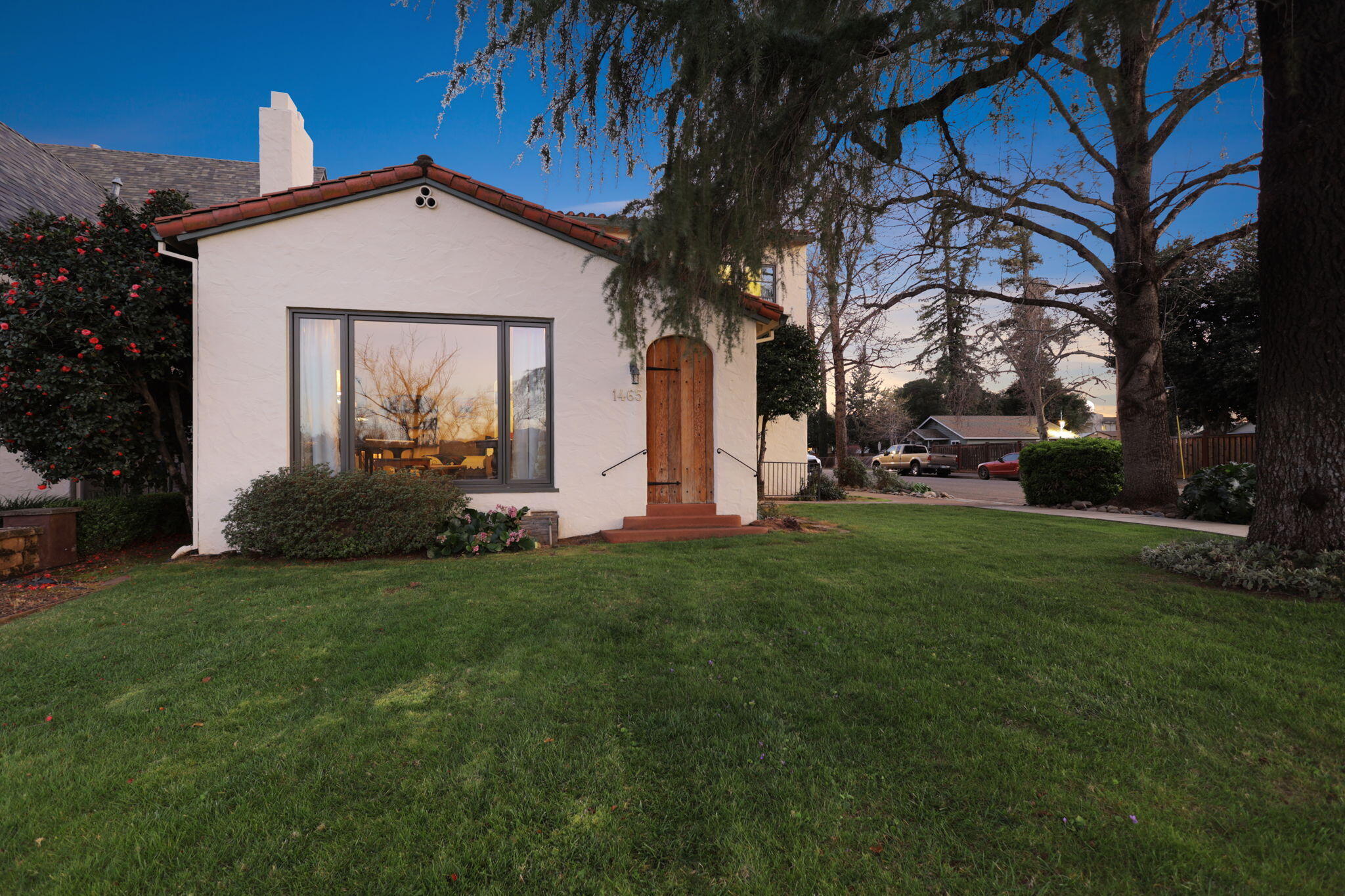 1465 Riverside Drive