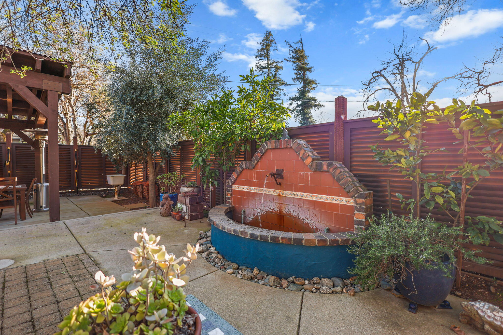 1465 Riverside Drive
