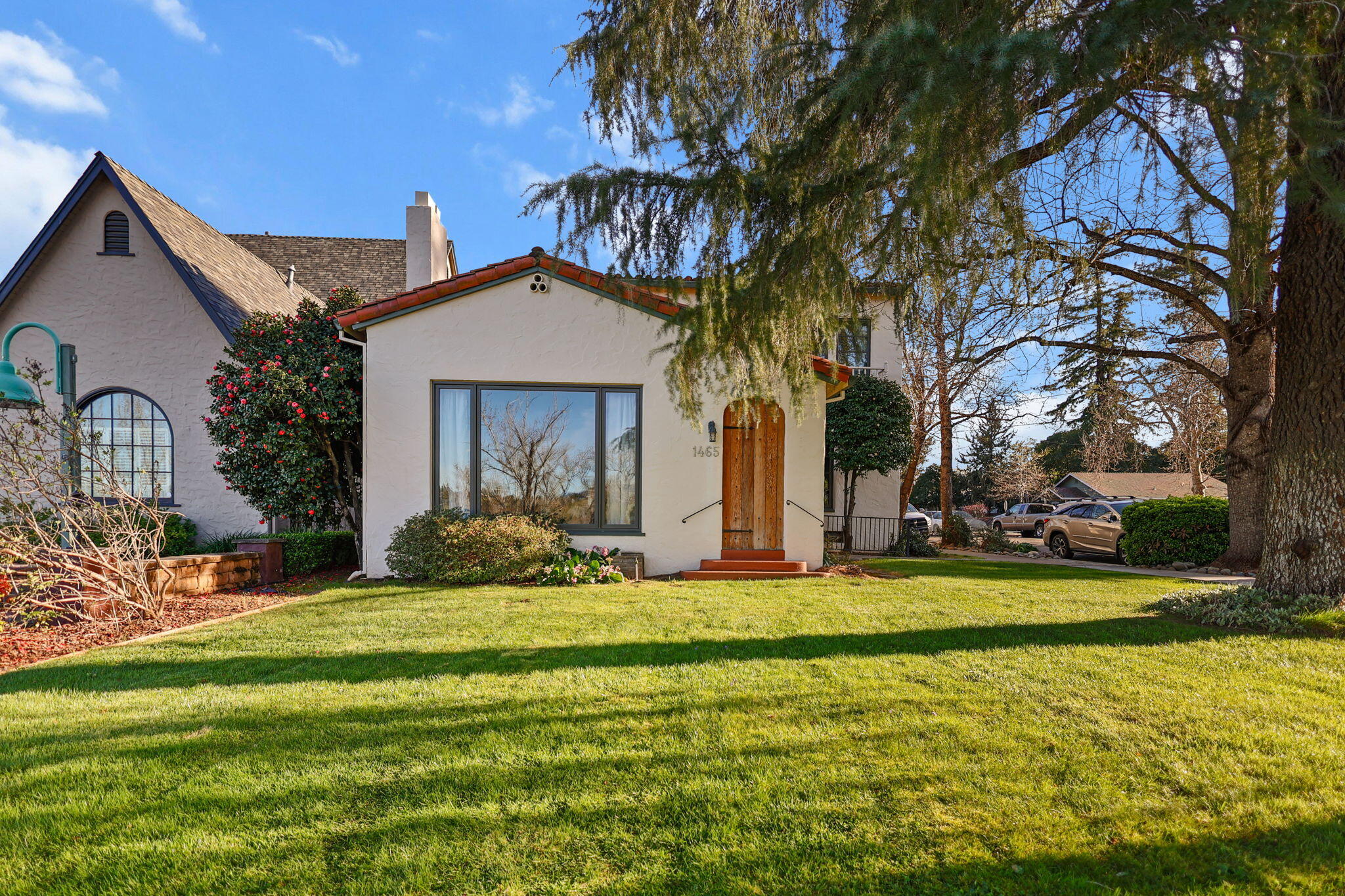 1465 Riverside Drive