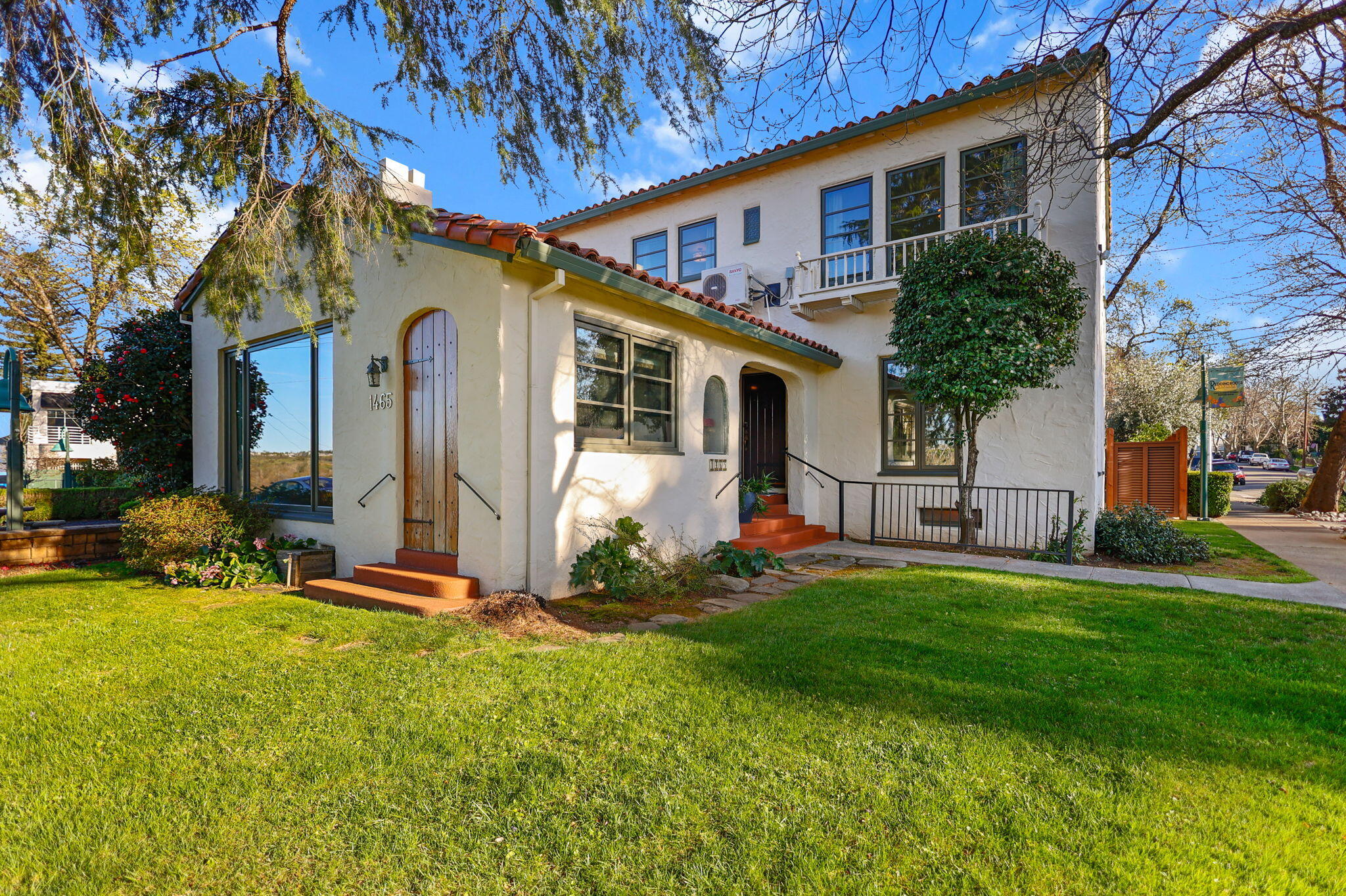 1465 Riverside Drive