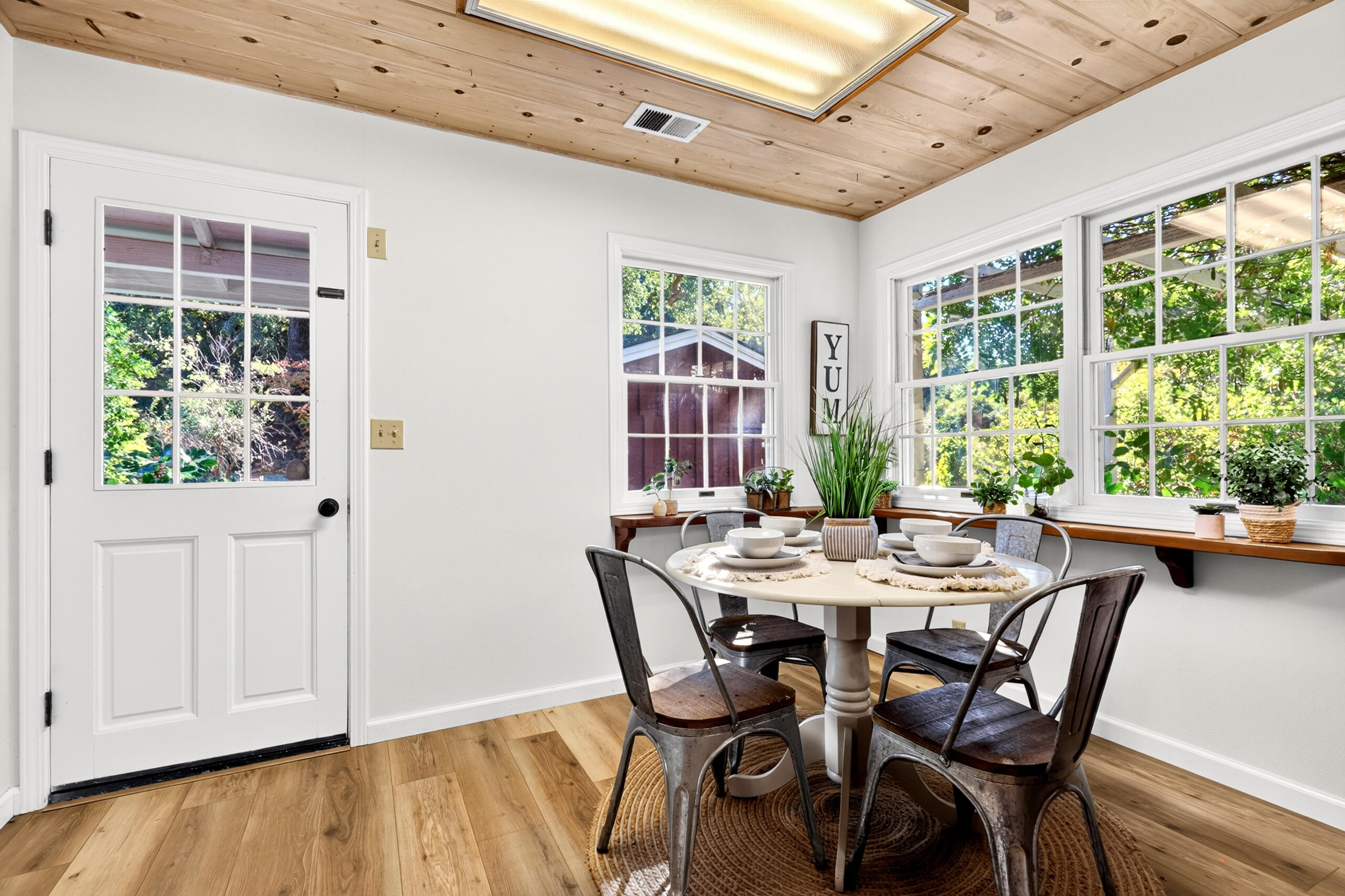 7399 Dilley Lane