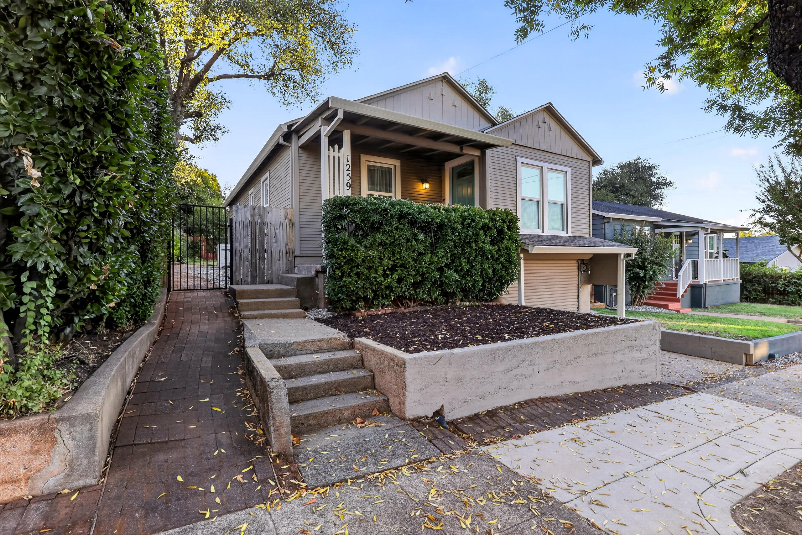 1259/1261 Magnolia Avenue