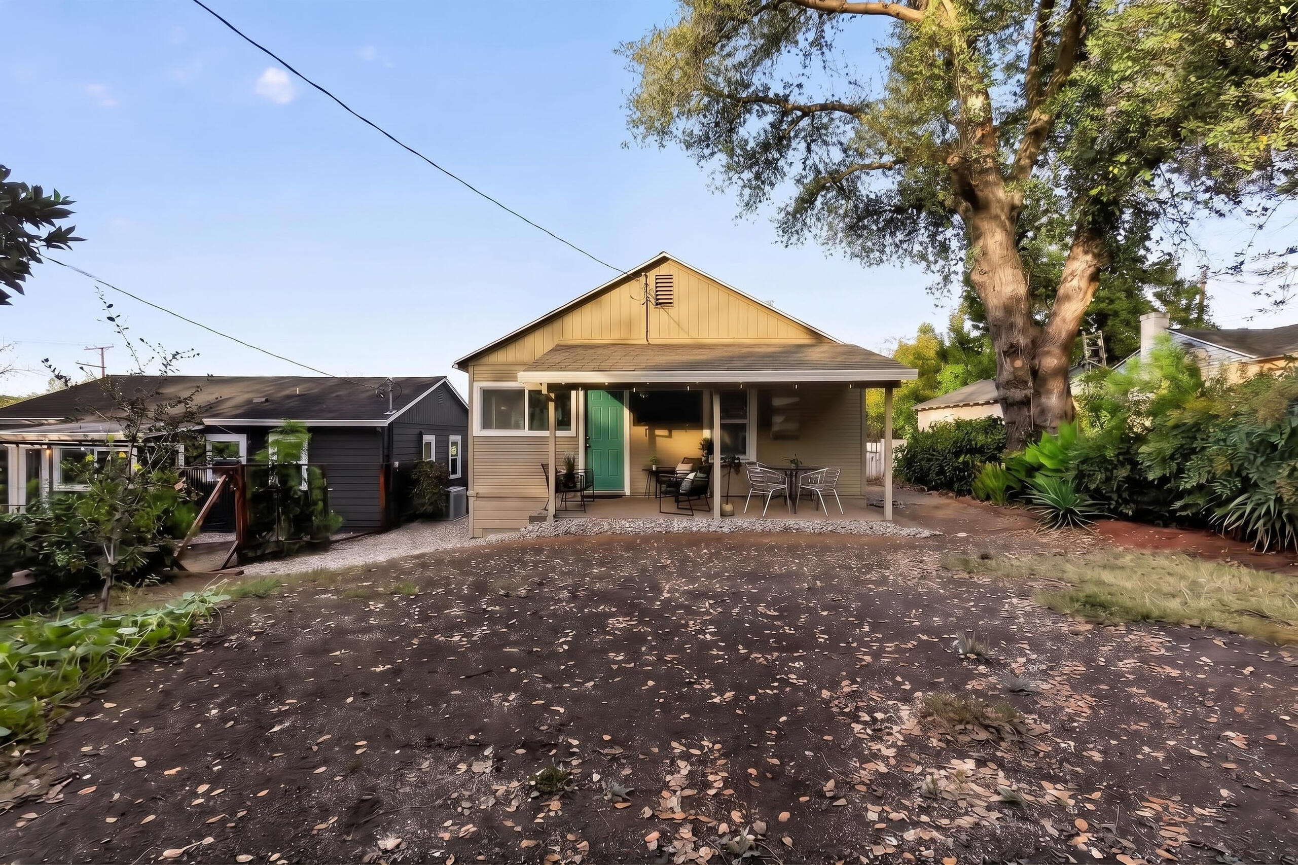 1259/1261 Magnolia Avenue