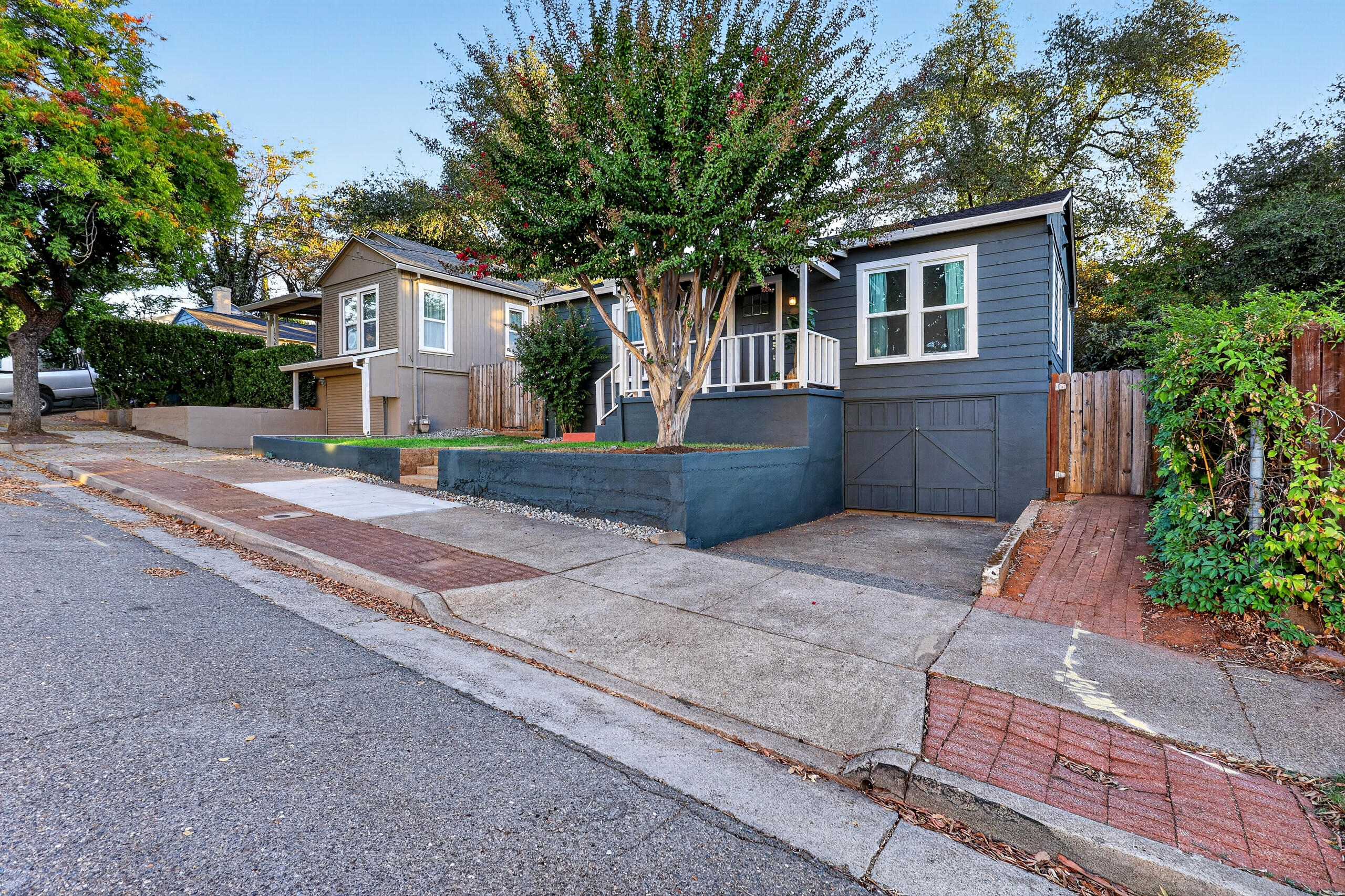 1259/1261 Magnolia Avenue