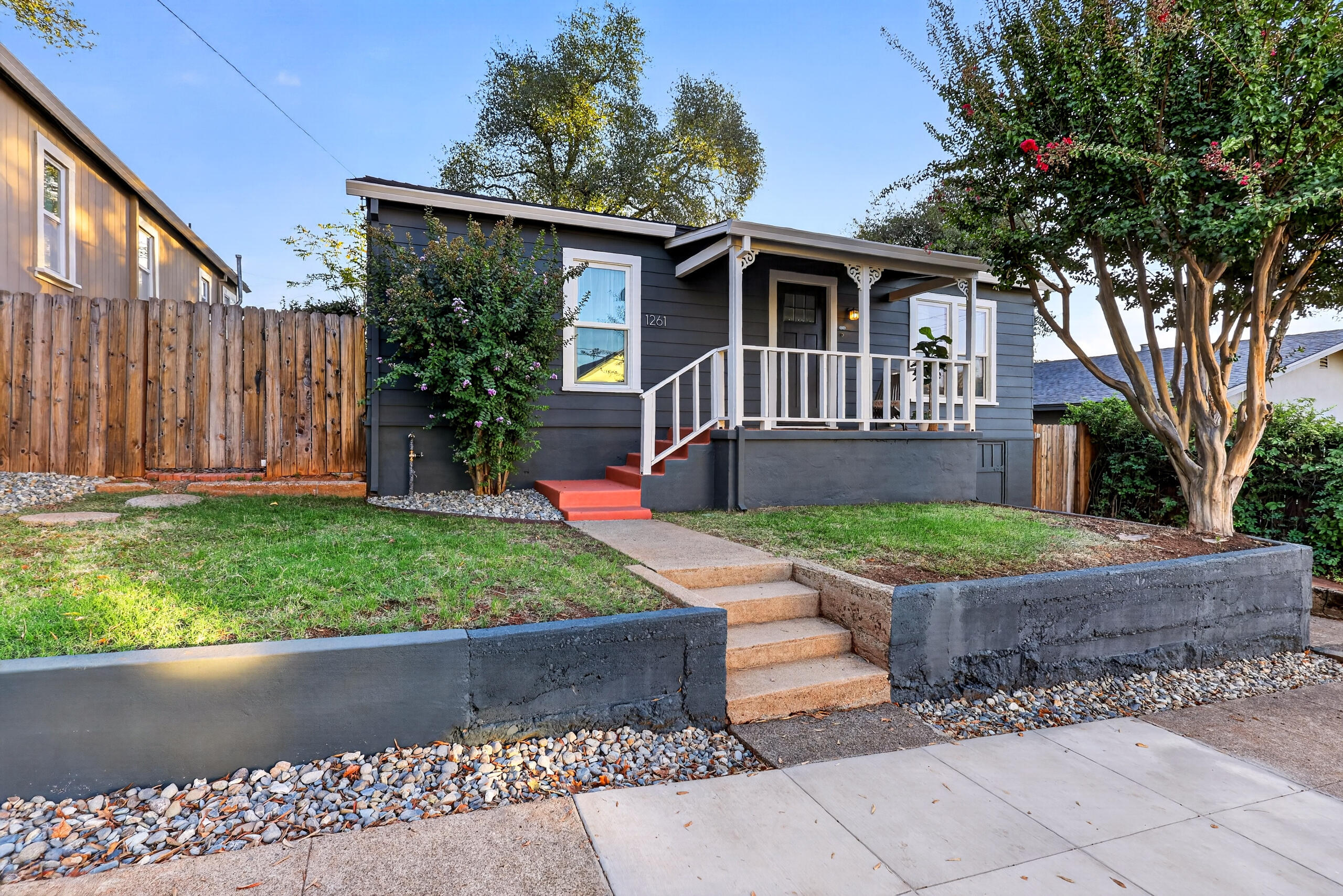 1259/1261 Magnolia Avenue