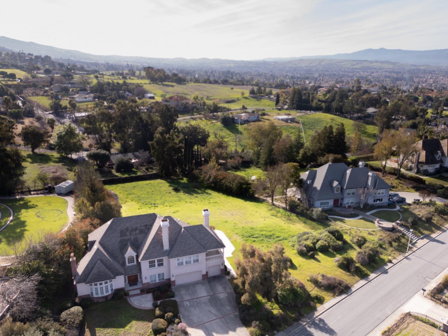 3650 Valley Ridge LN