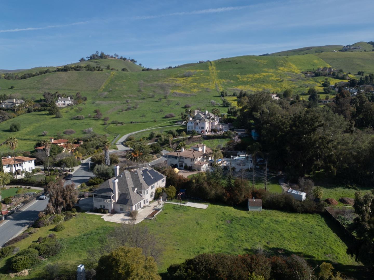 3650 Valley Ridge LN