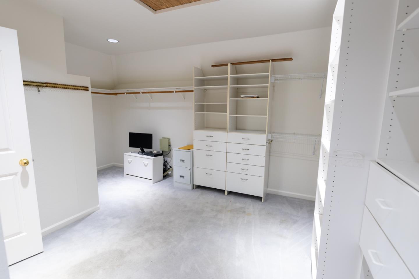 3650 Valley Ridge LN