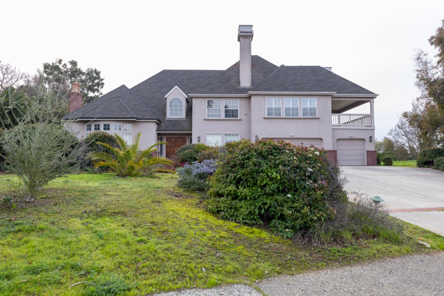 3650 Valley Ridge LN