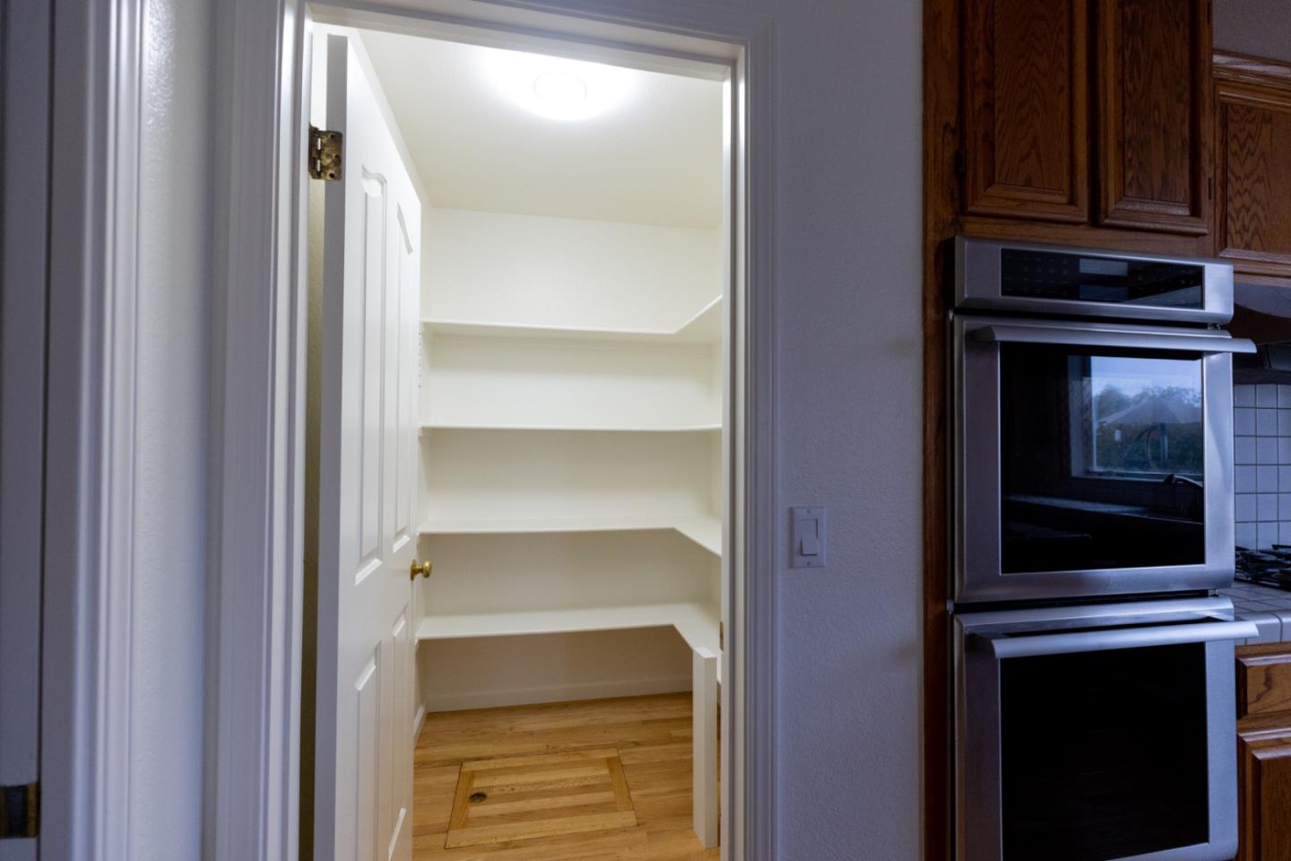 3650 Valley Ridge LN