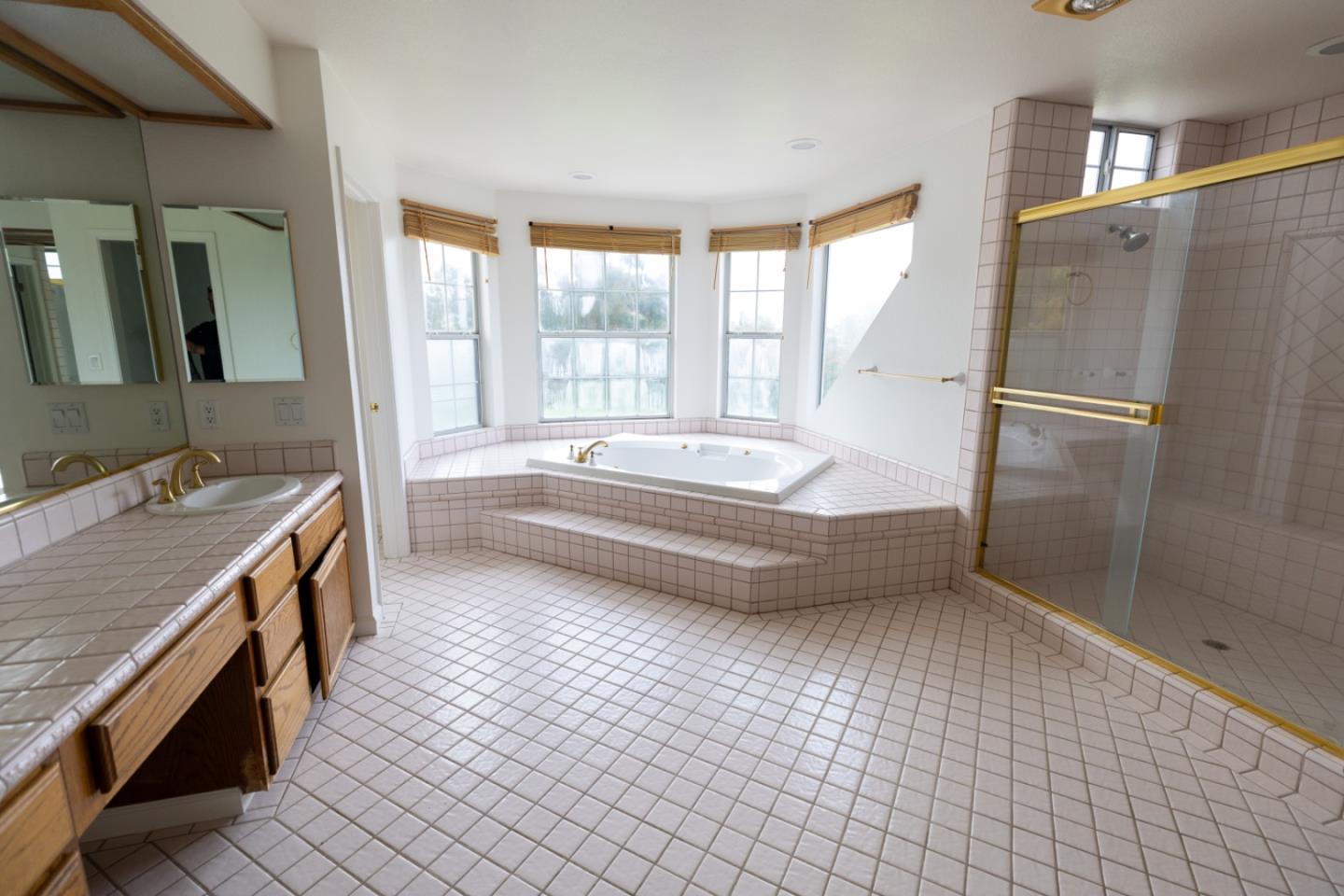 3650 Valley Ridge LN