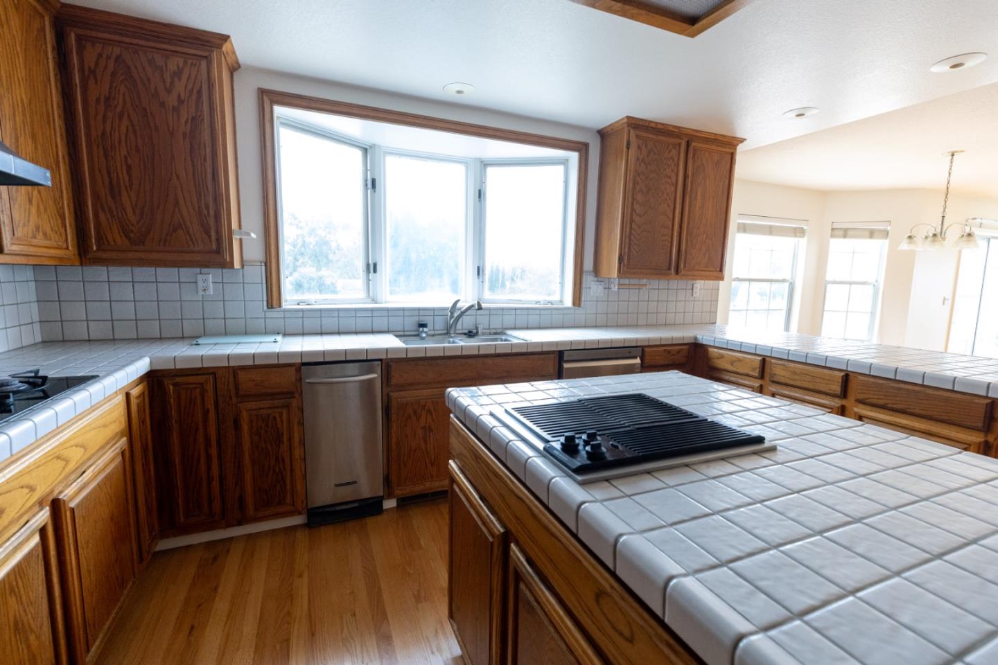 3650 Valley Ridge LN