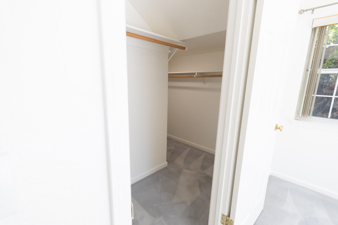 3650 Valley Ridge LN