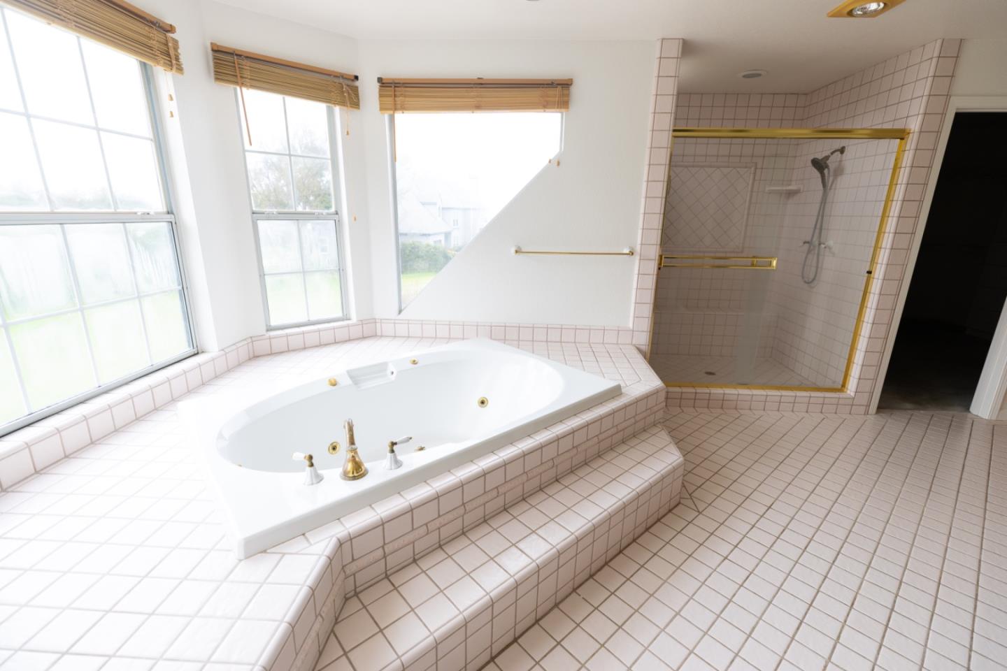 3650 Valley Ridge LN