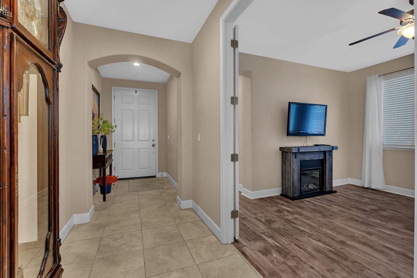 1668 Dodder DR
