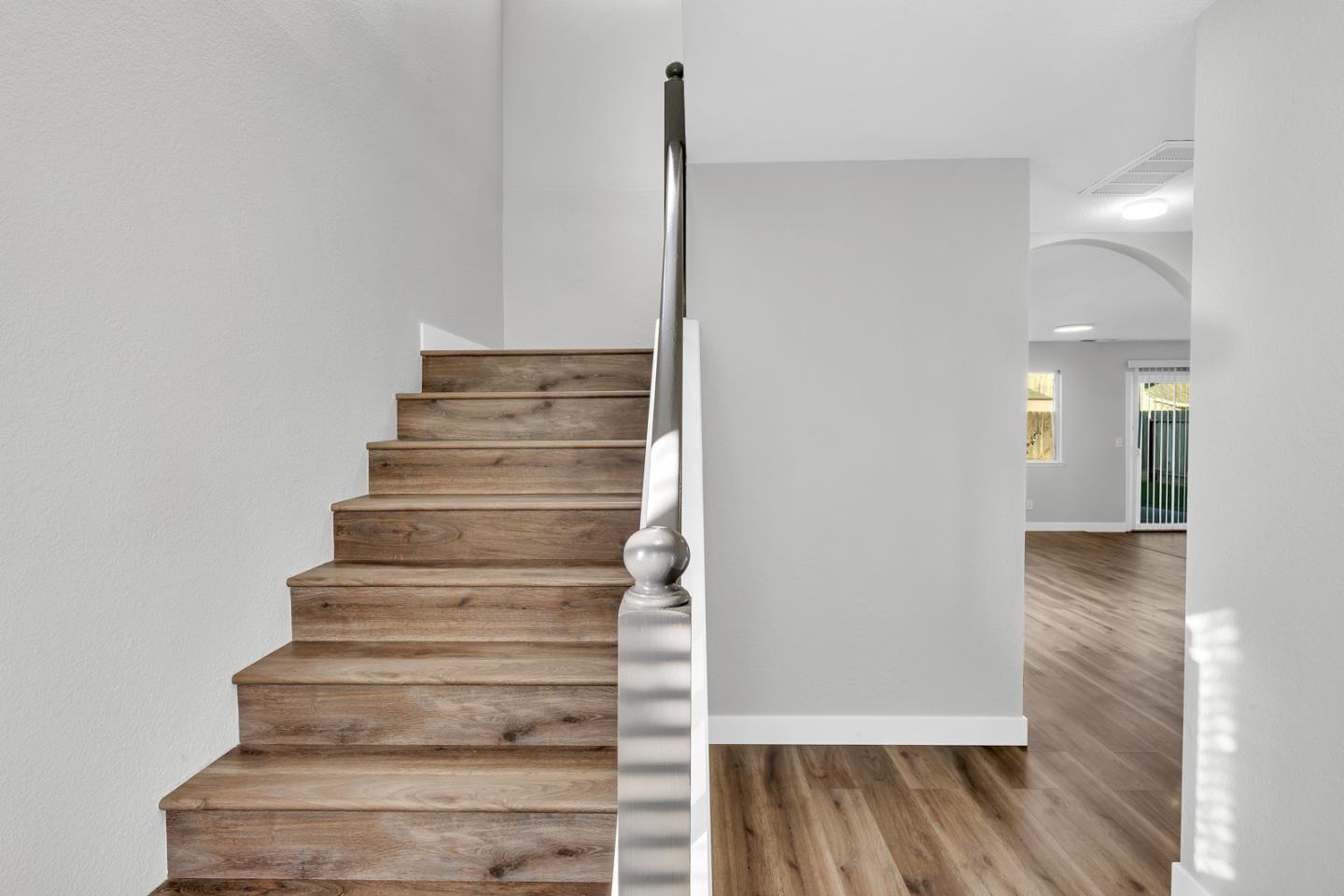 680 Santa Barbara DR