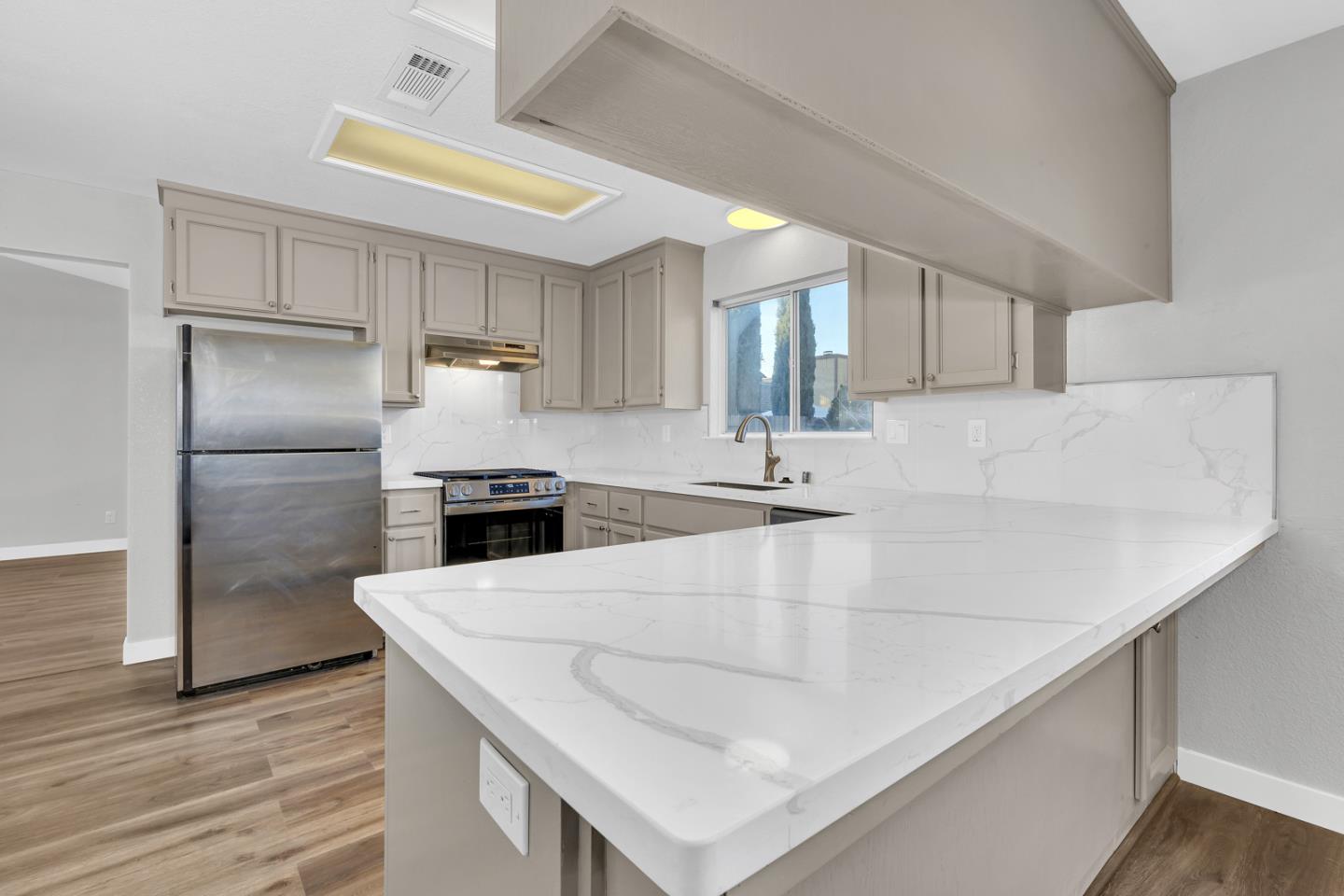 680 Santa Barbara DR