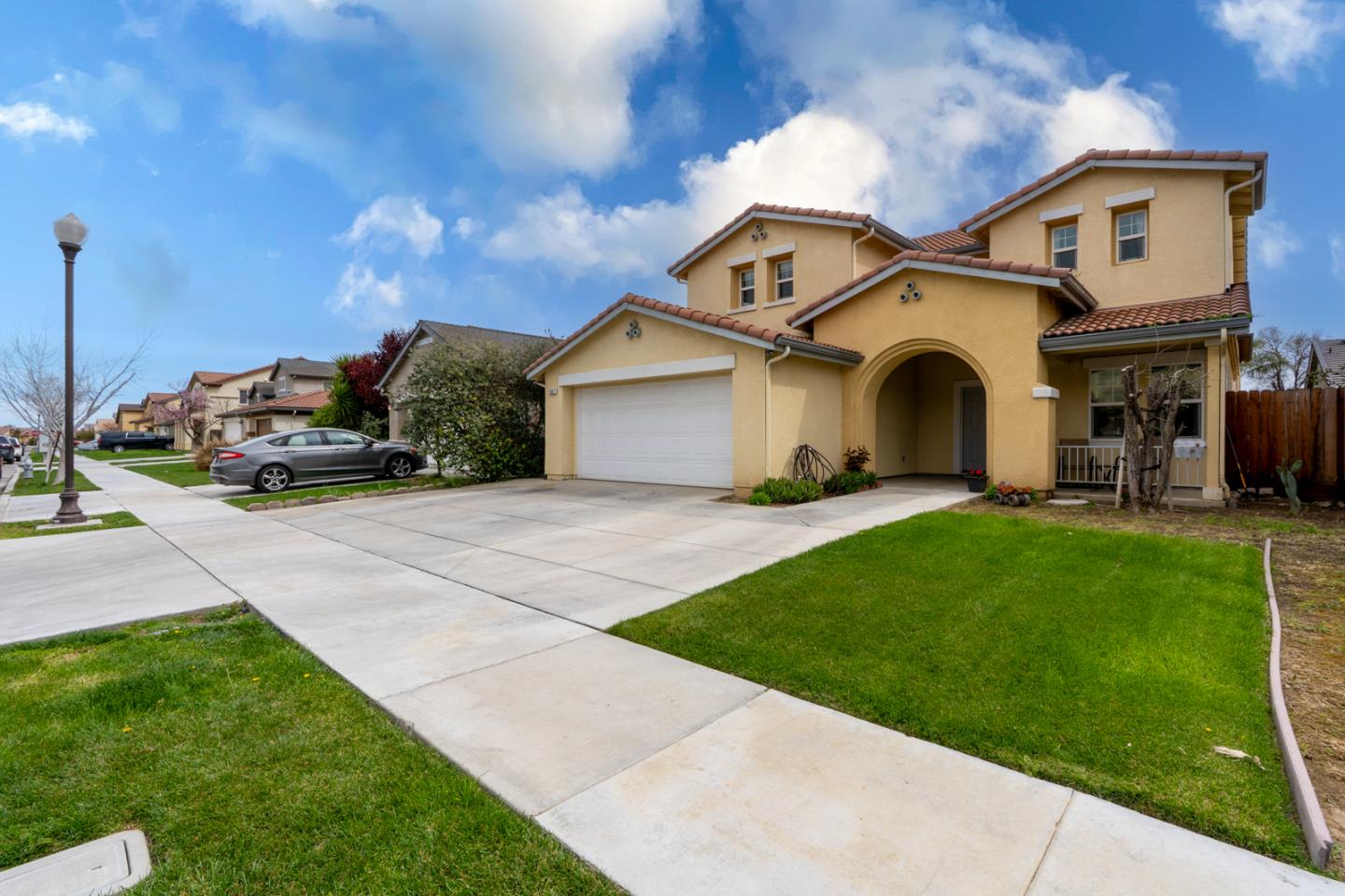 2357 N Rock Creek DR