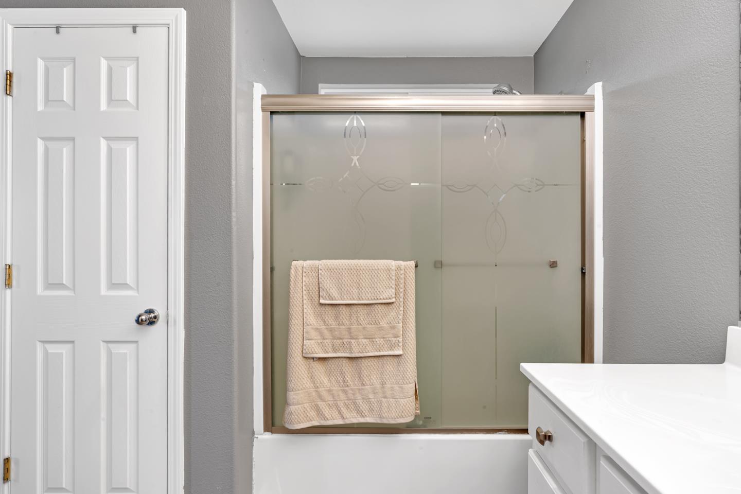 2357 N Rock Creek DR