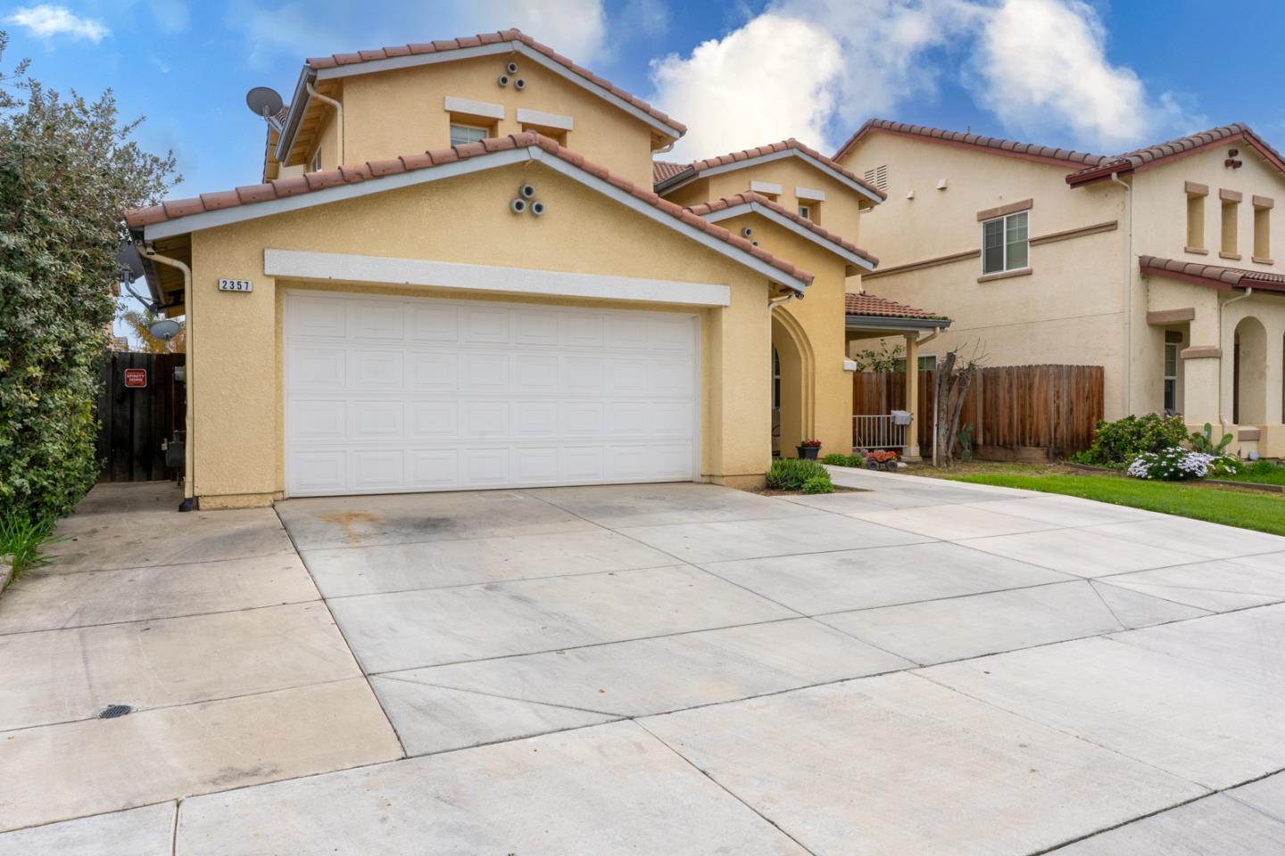 2357 N Rock Creek DR