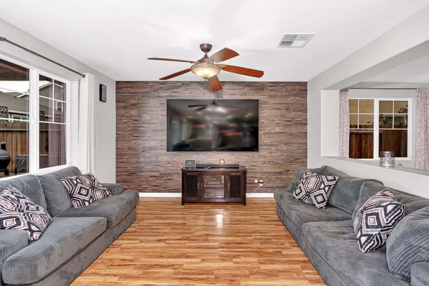 2357 N Rock Creek DR