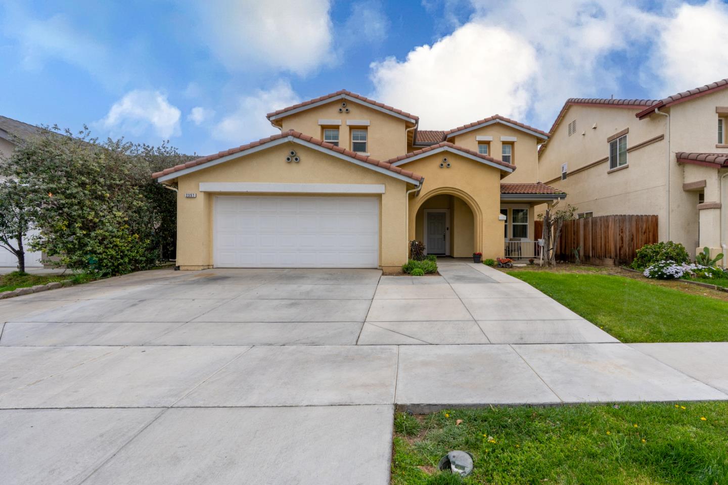 2357 N Rock Creek DR