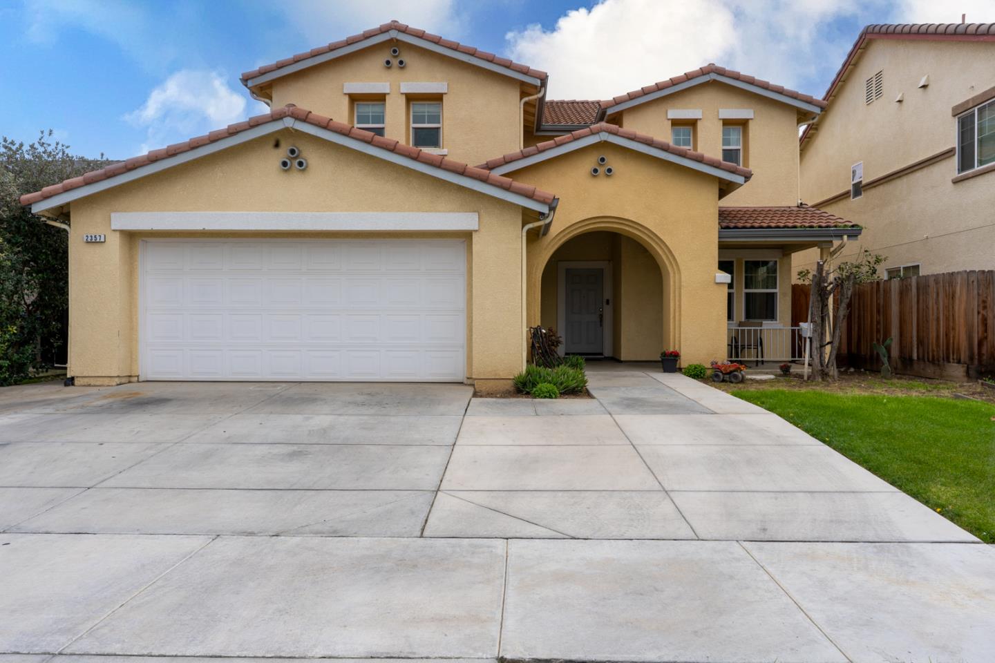 2357 N Rock Creek DR