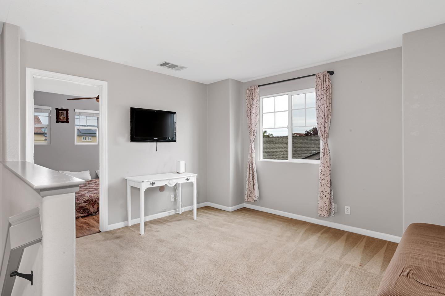 2357 N Rock Creek DR