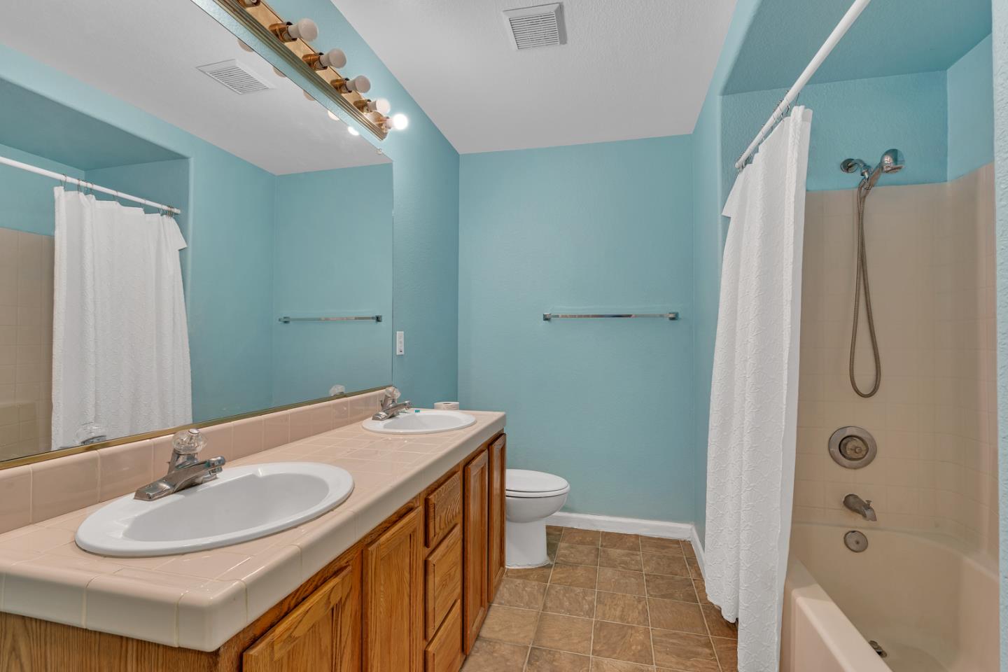 2231 Racquet Club DR