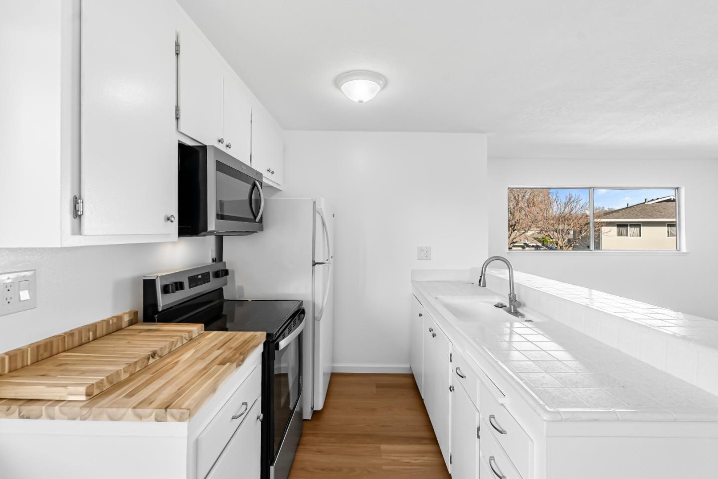 5577 Spinnaker Drive 4