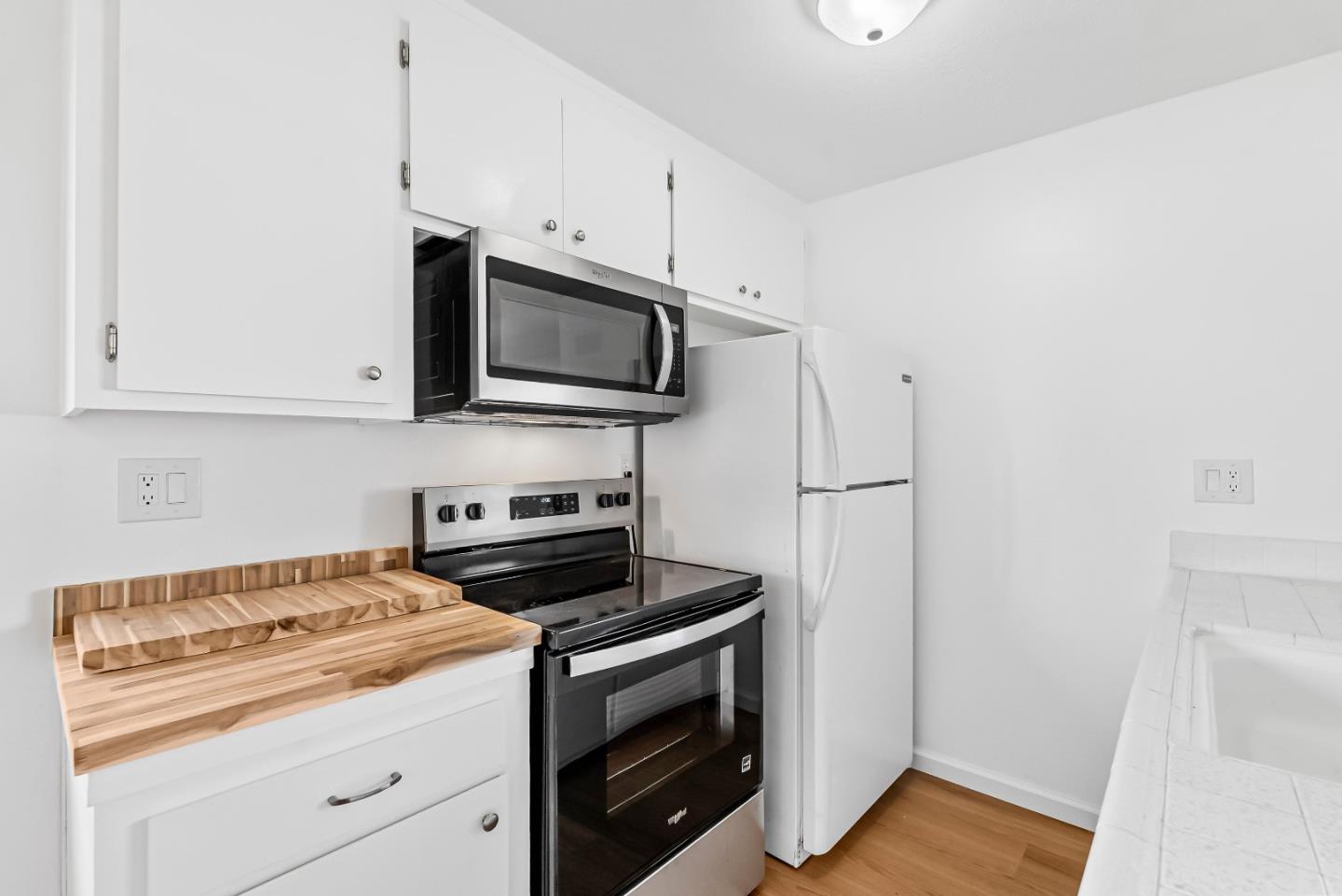 5577 Spinnaker Drive 4