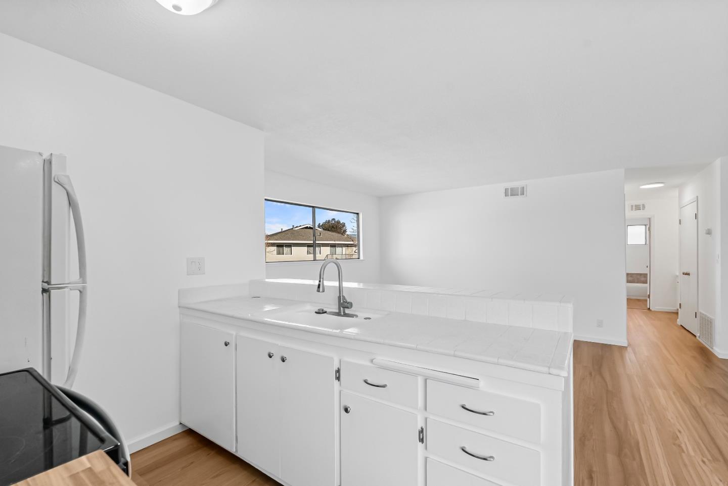 5577 Spinnaker Drive 4
