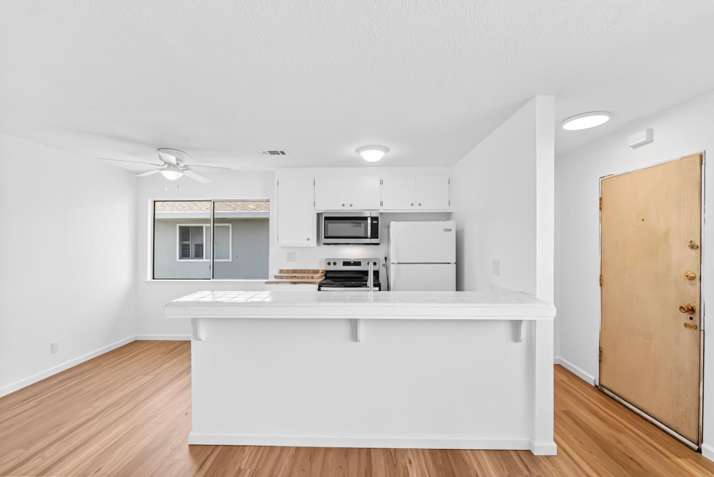5577 Spinnaker Drive 4