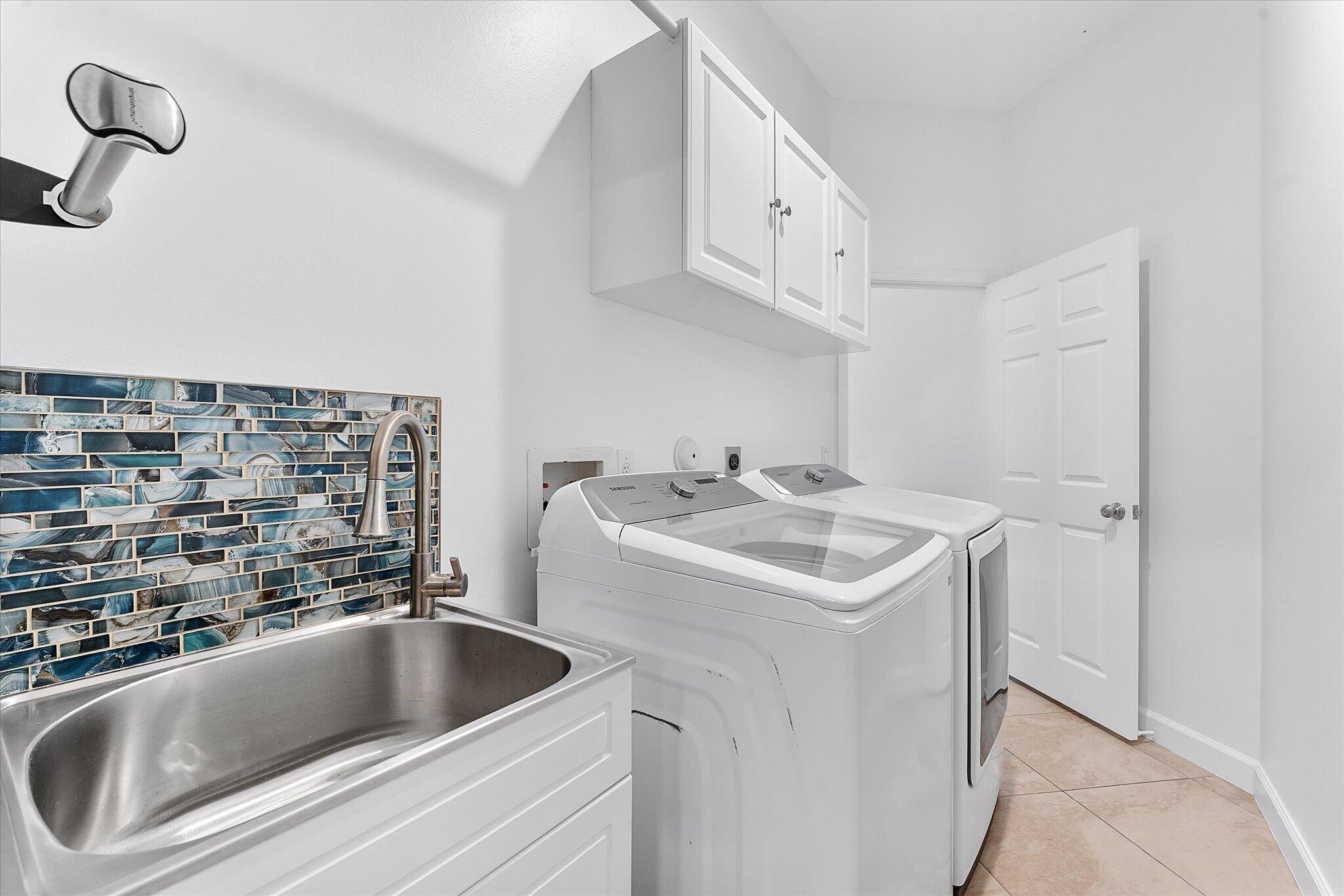 11525 NW 49th Court