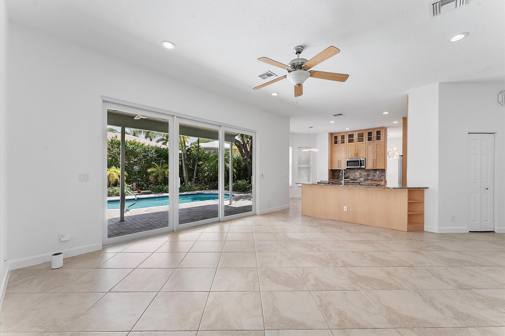 11525 NW 49th Court