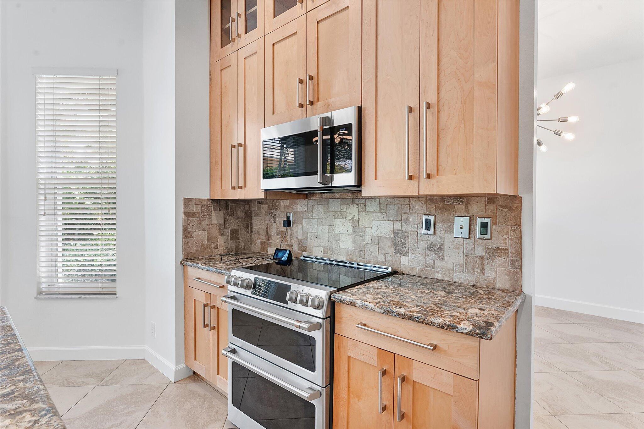 11525 NW 49th Court