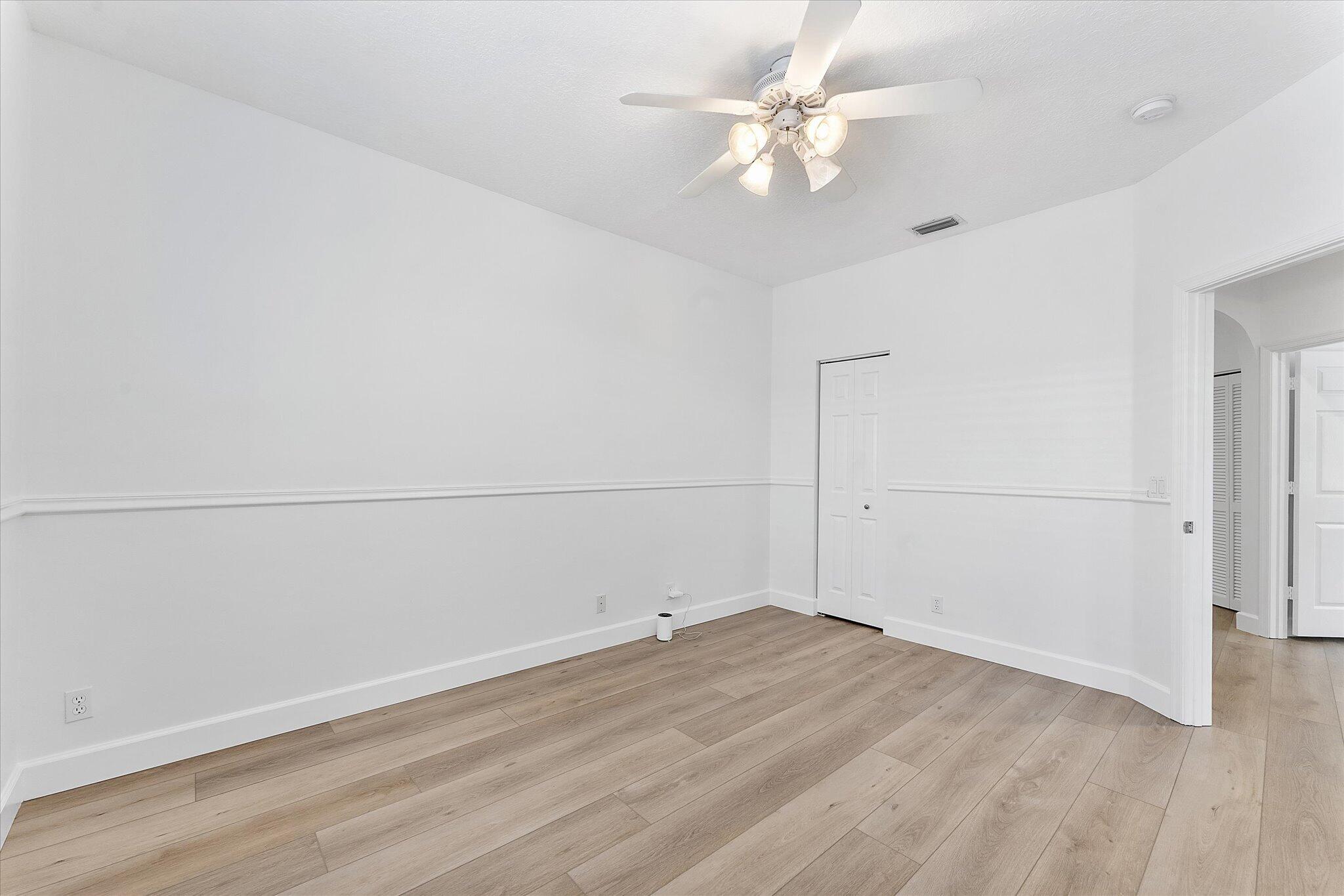 11525 NW 49th Court