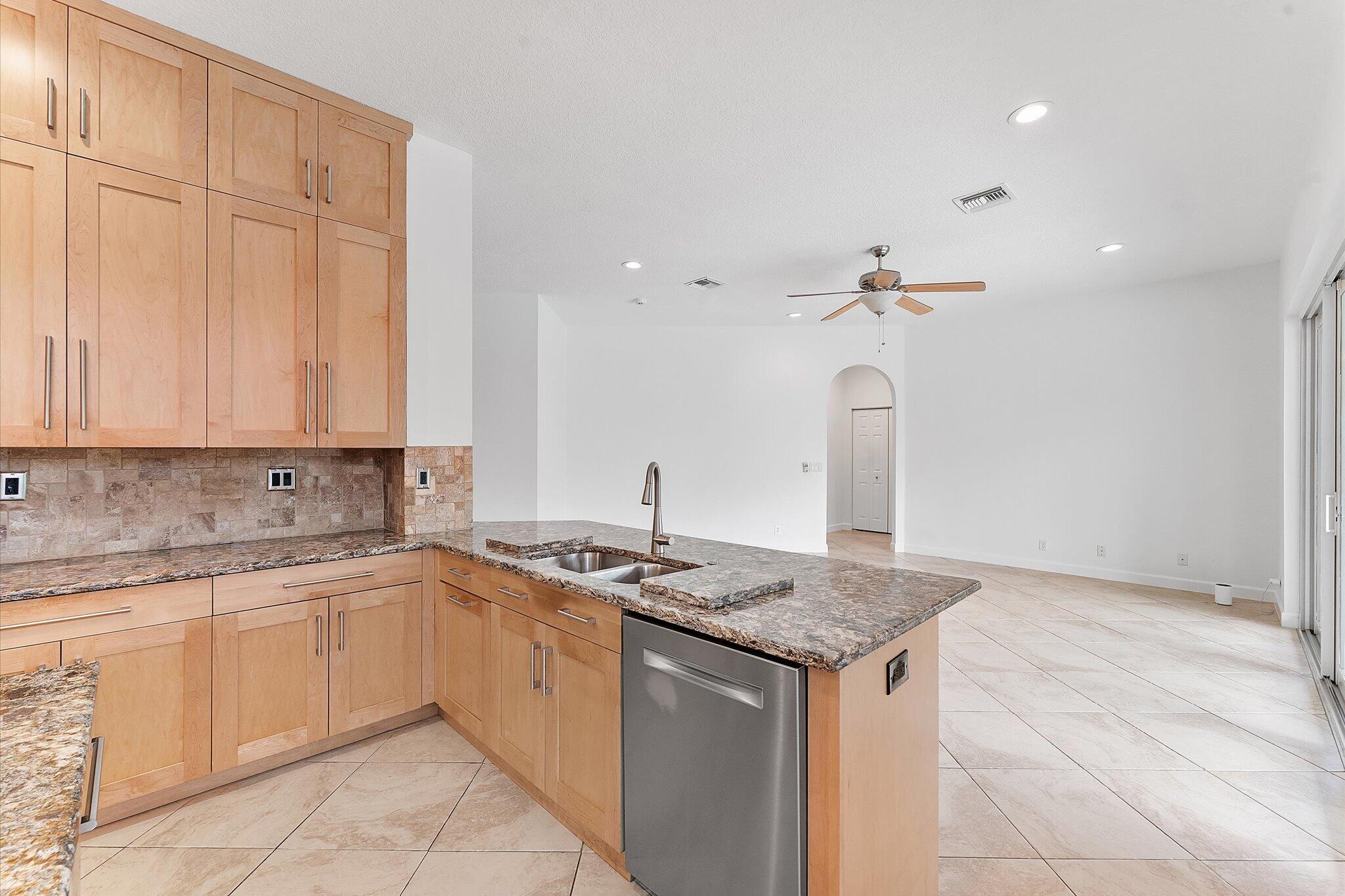11525 NW 49th Court