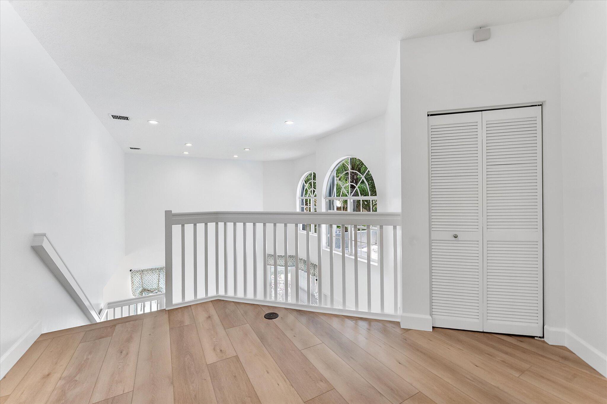 11525 NW 49th Court