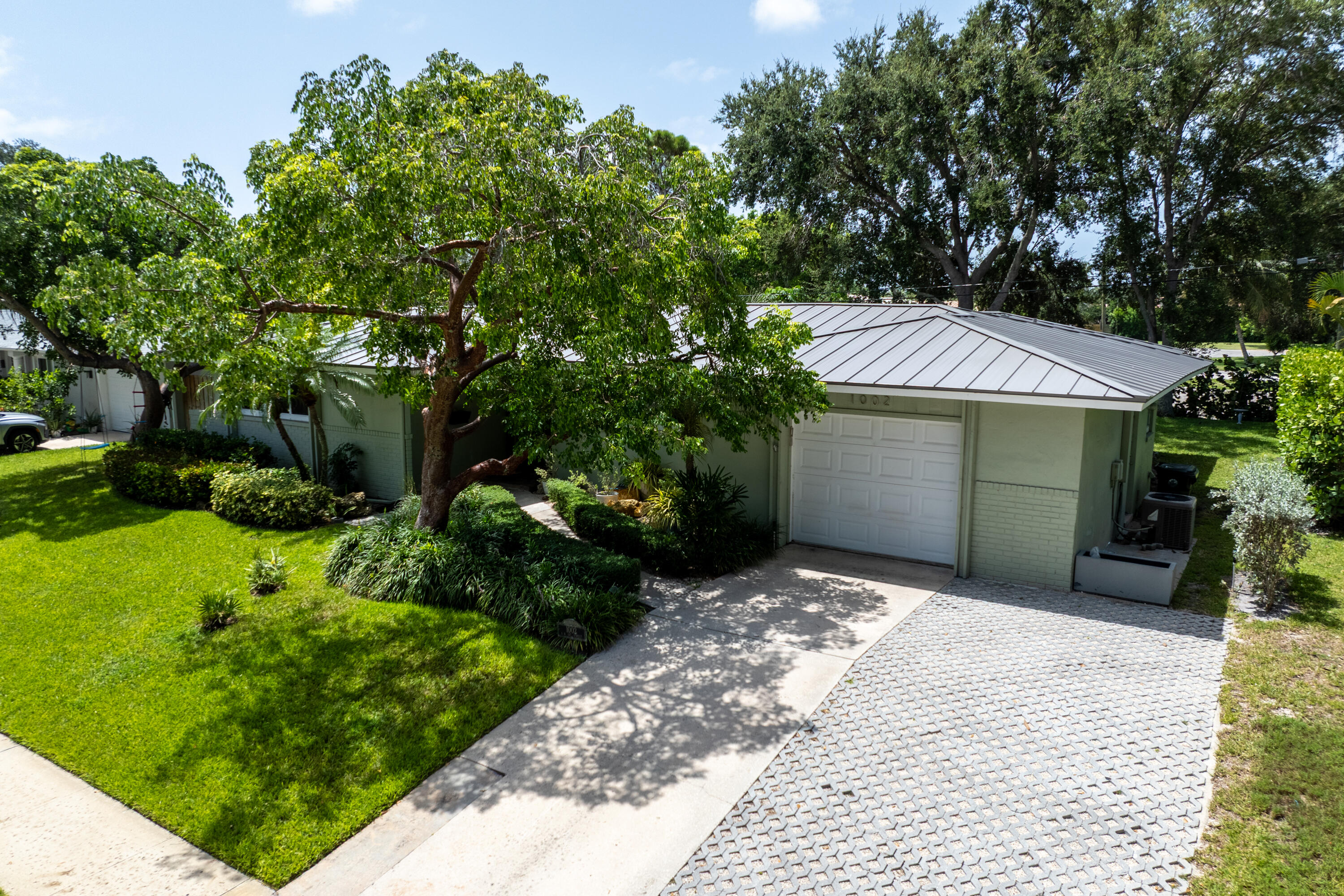 1002 SW 1st Street