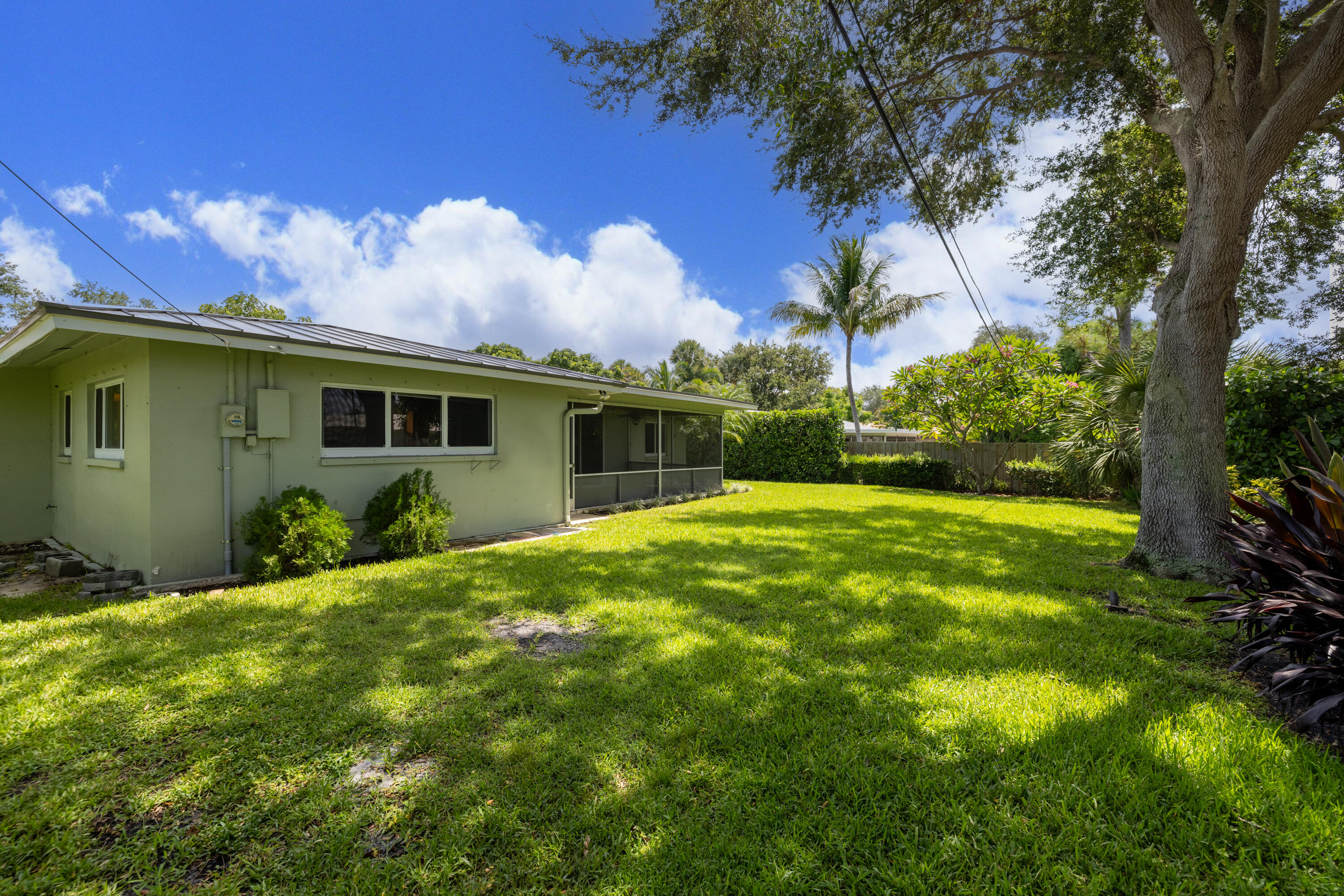 1002 SW 1st Street