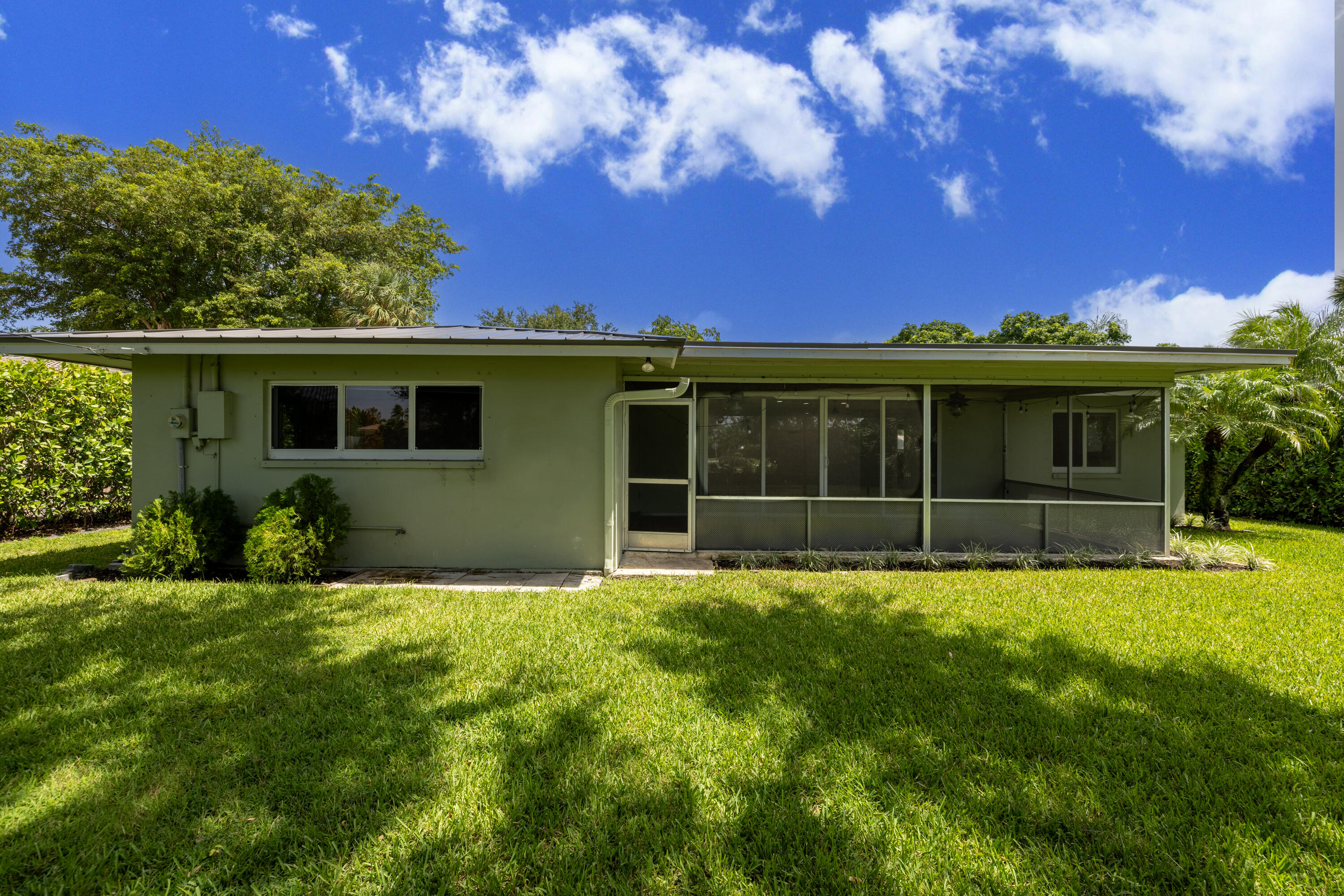 1002 SW 1st Street