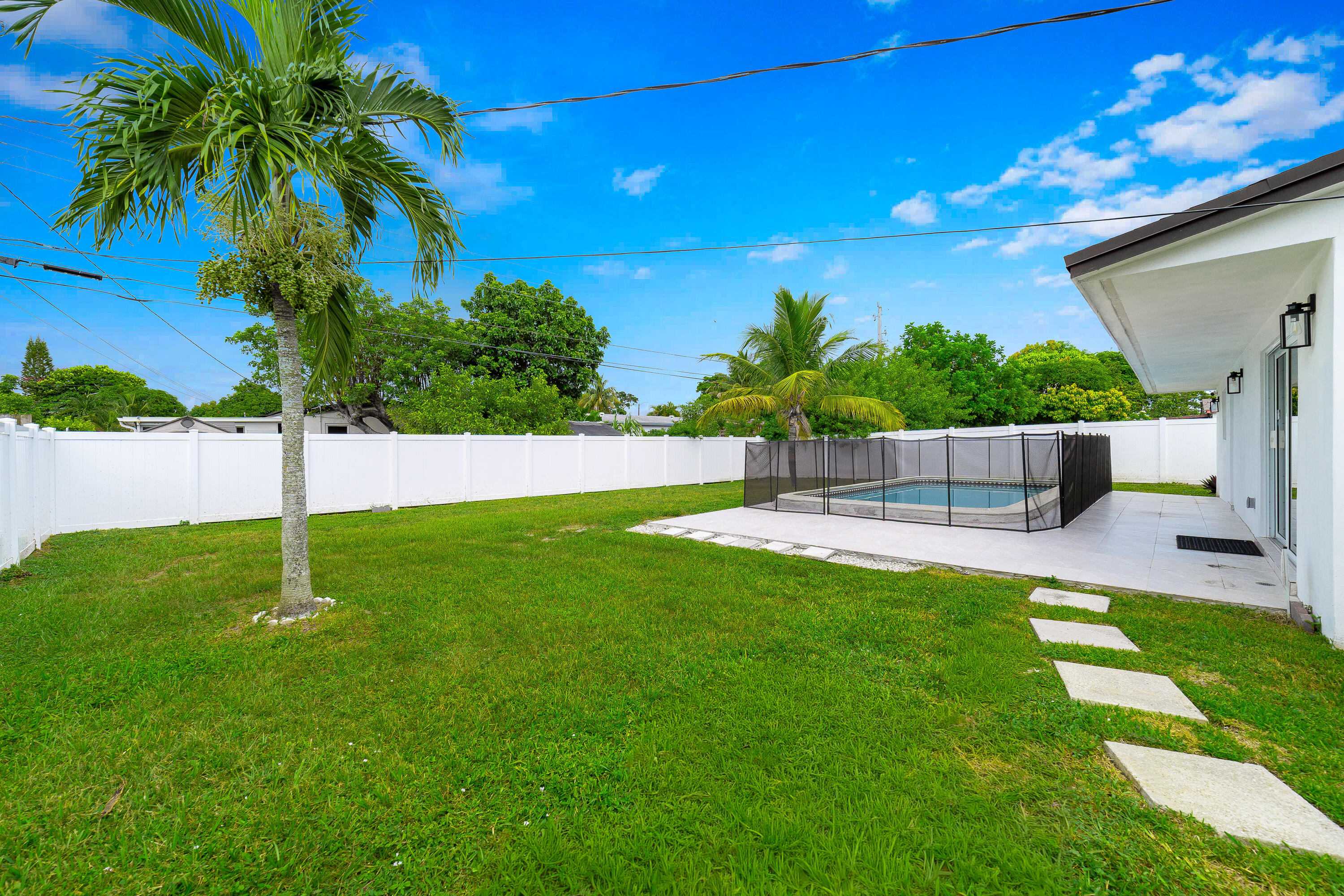 6335 Southgate Boulevard
