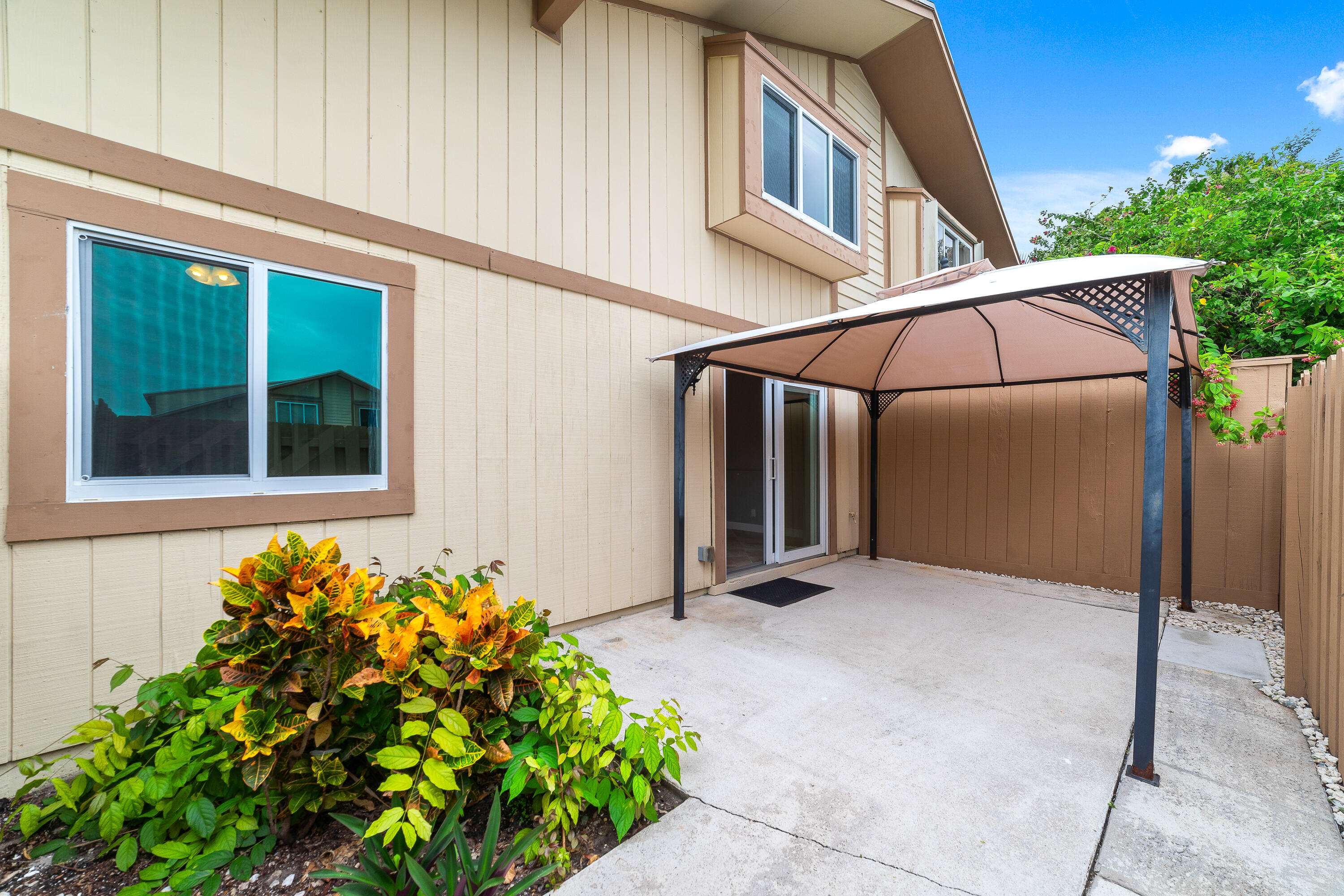 333 Maplecrest Circle