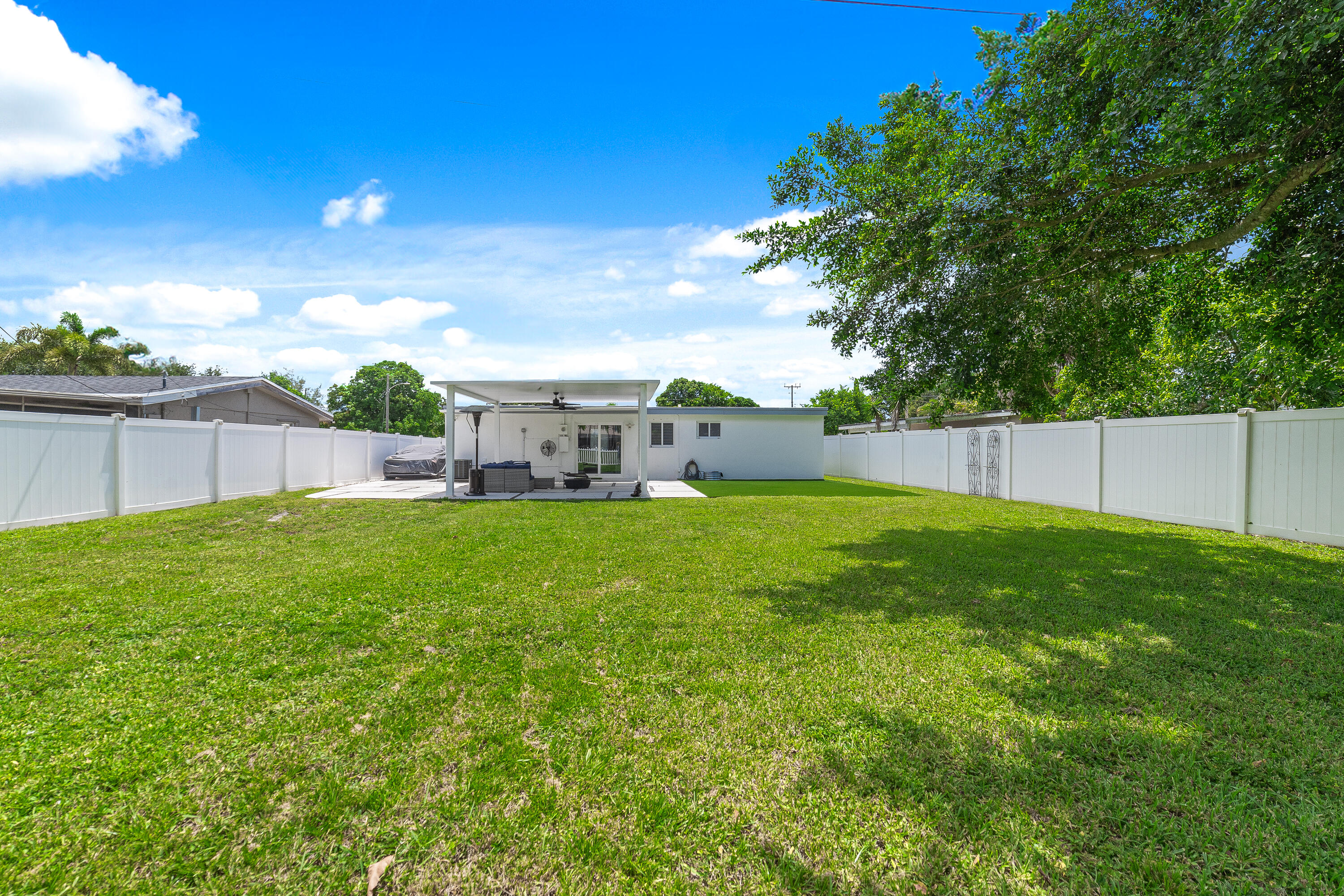 789 Hibiscus Drive