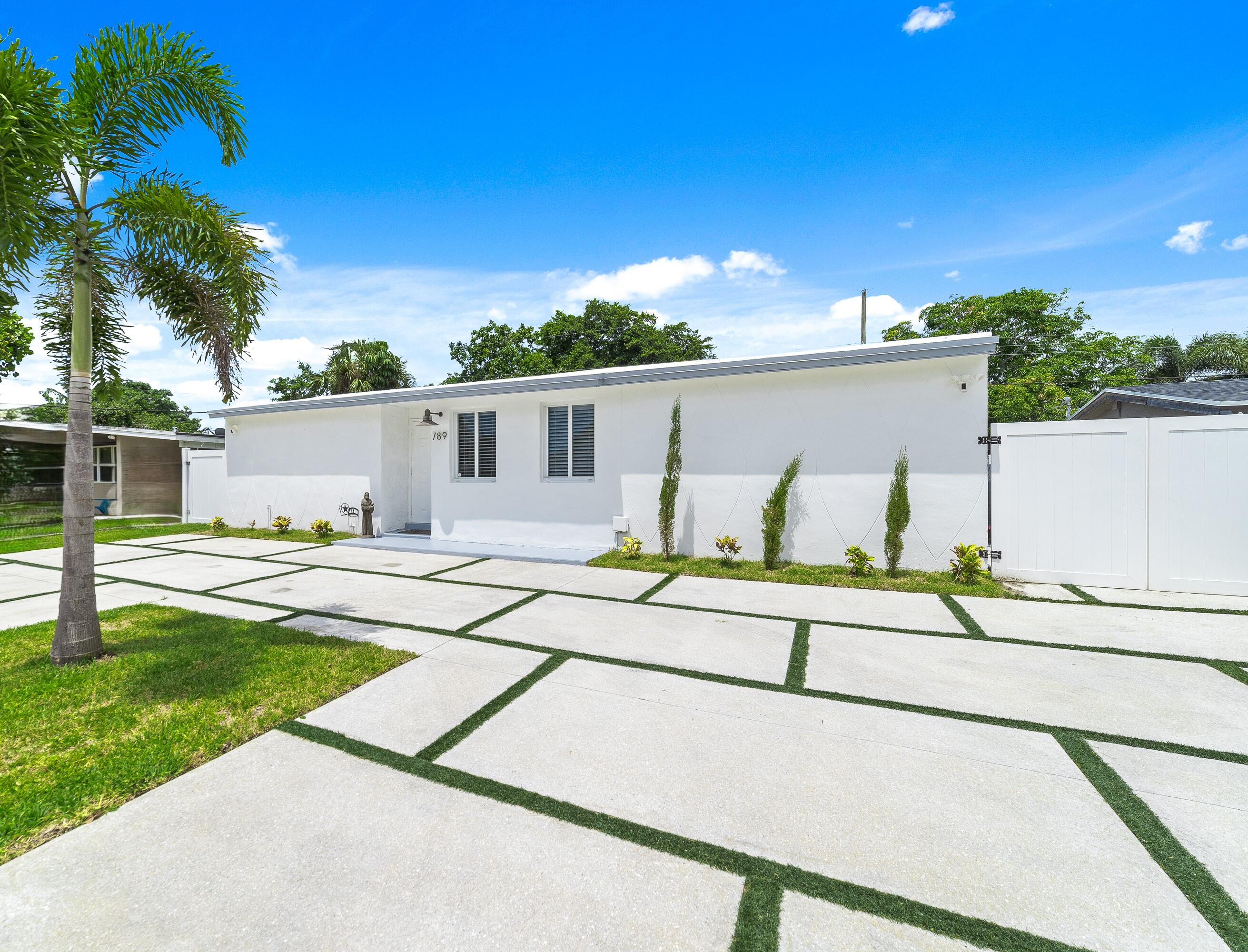 789 Hibiscus Drive